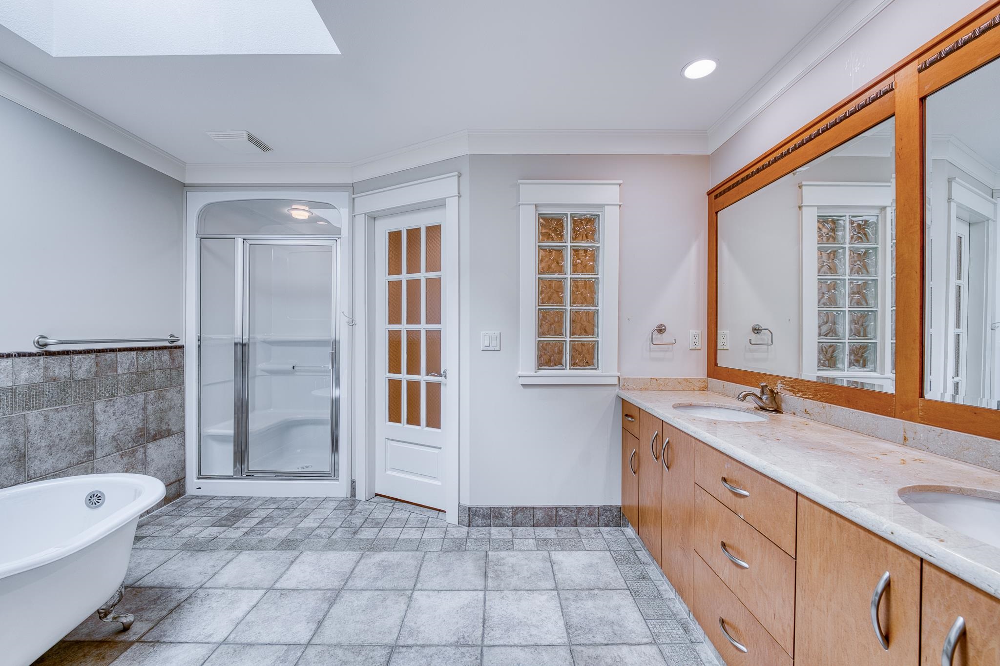  16354 30b Avenue - MLS&reg; # R3039330