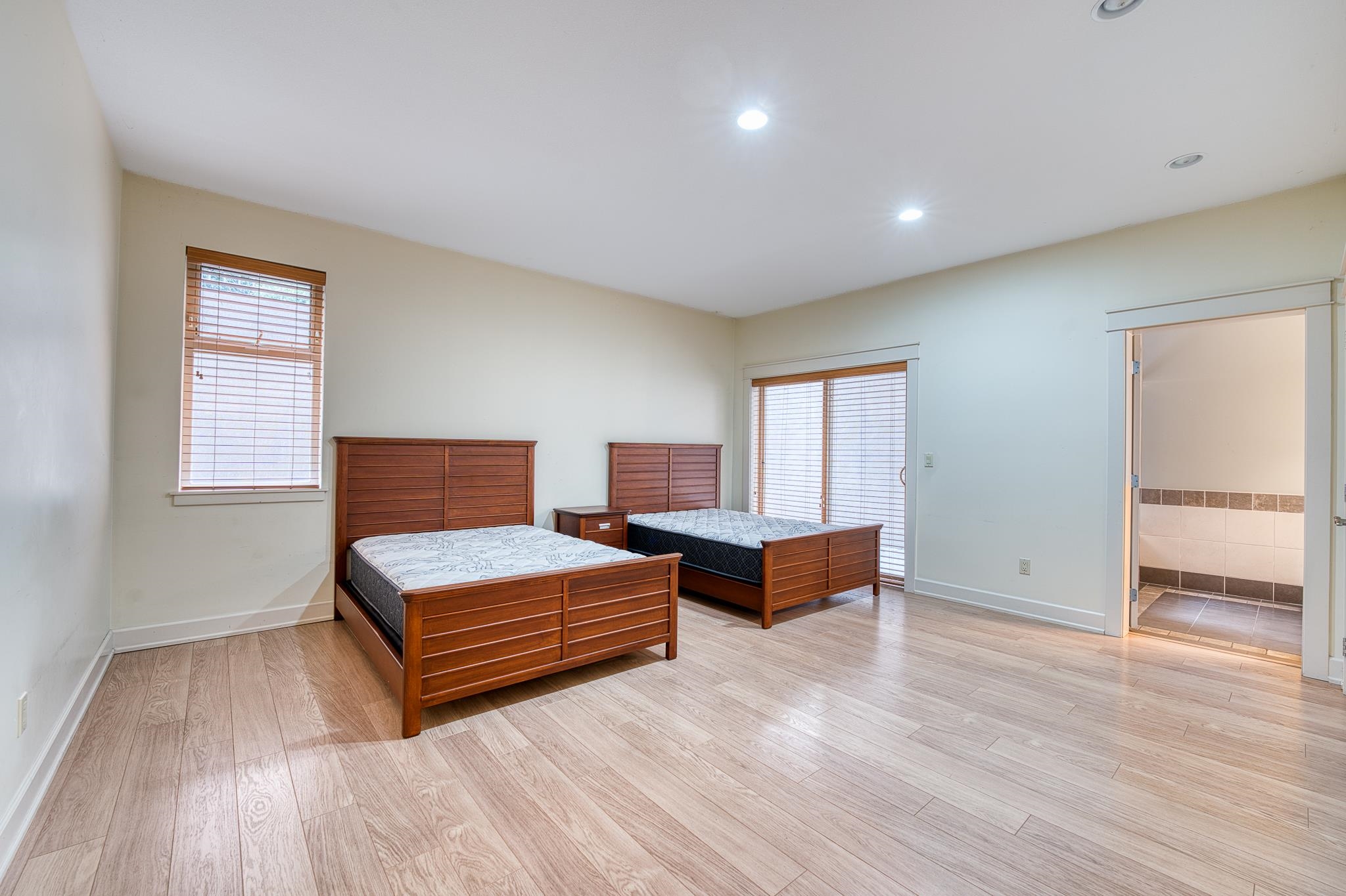  16354 30b Avenue - MLS&reg; # R3039330