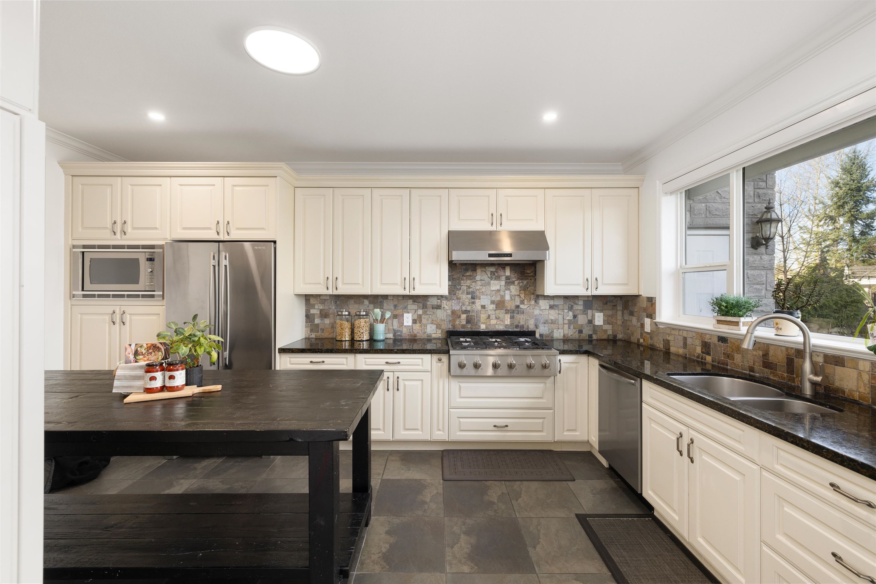  16283 29 Avenue - MLS&reg; # R3115203