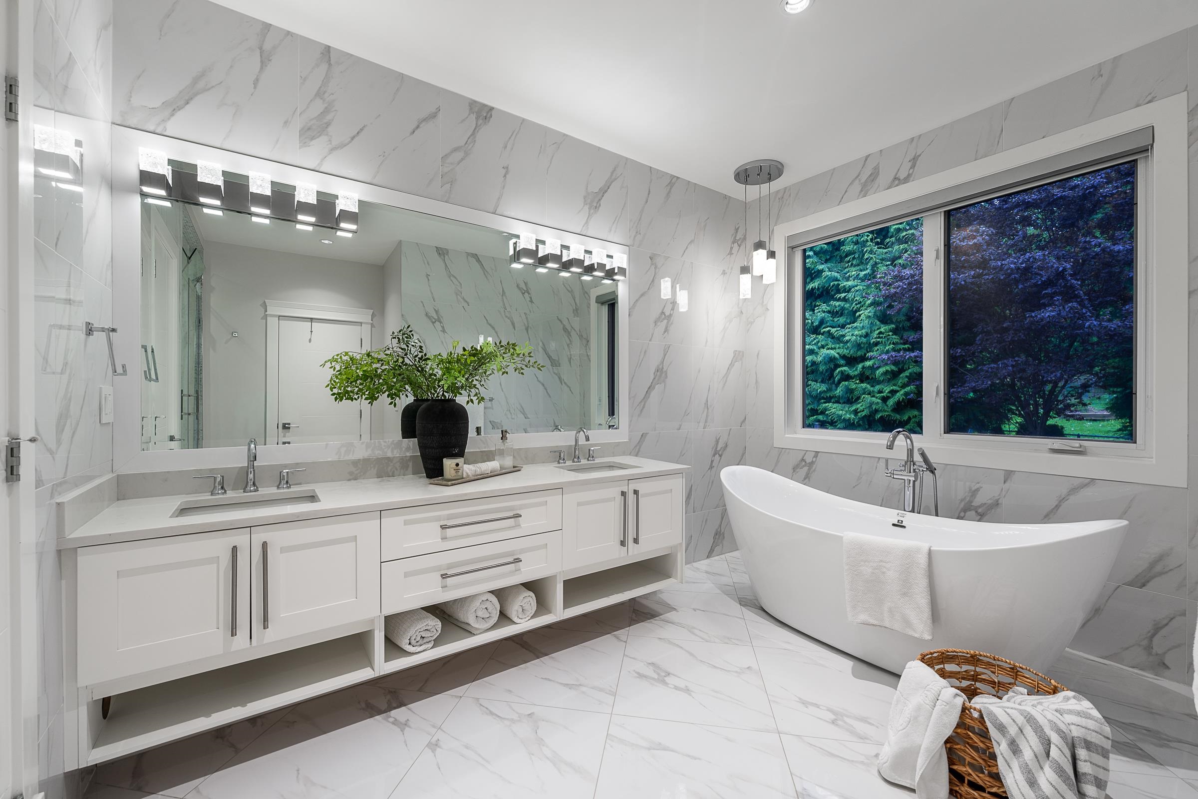  16722 Mcnair Drive - MLS&reg; # R3126809