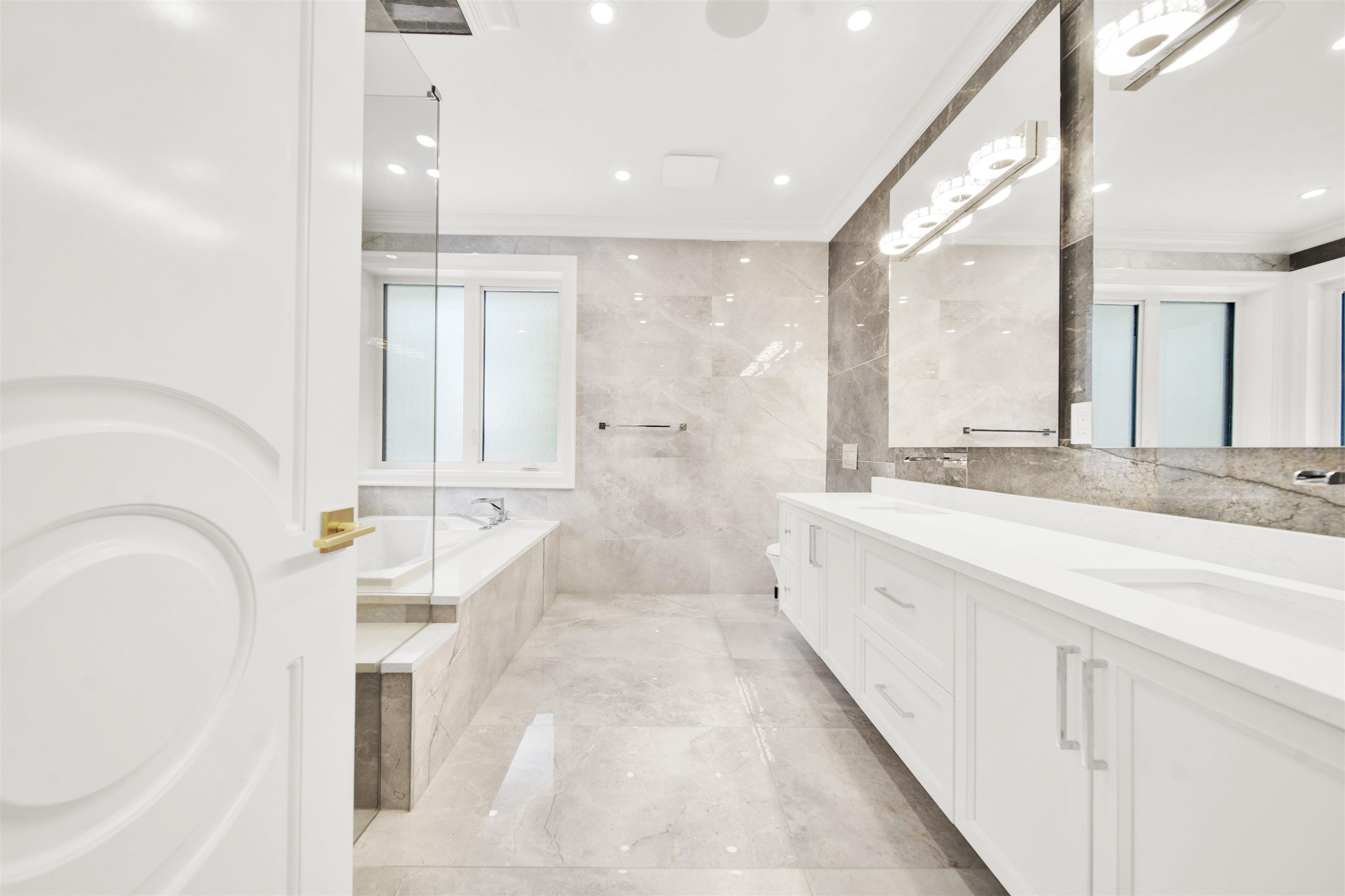  16285 28 Avenue - MLS&reg; # R3146925