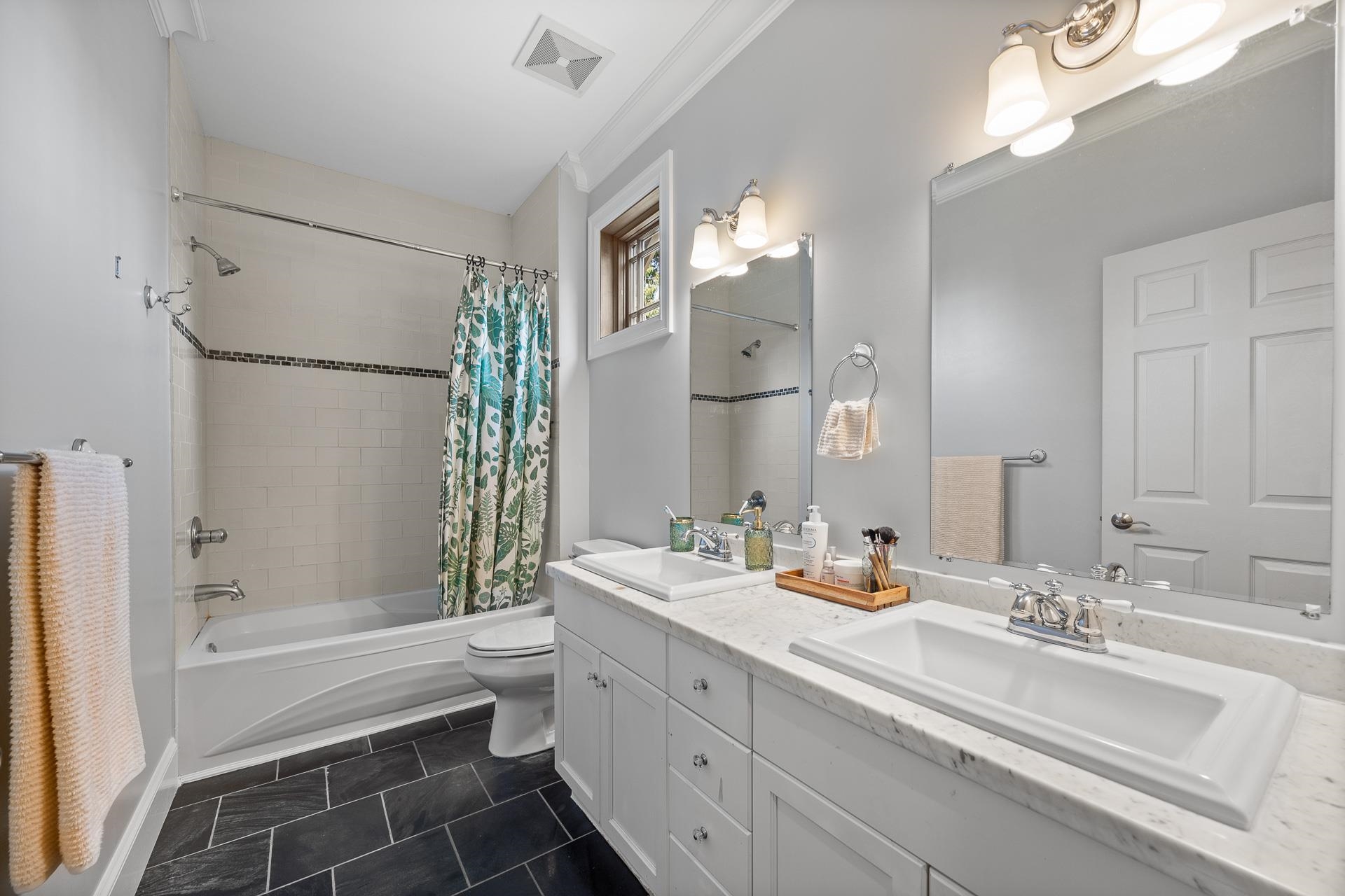  16211 29 Avenue - MLS&reg; # R3149988