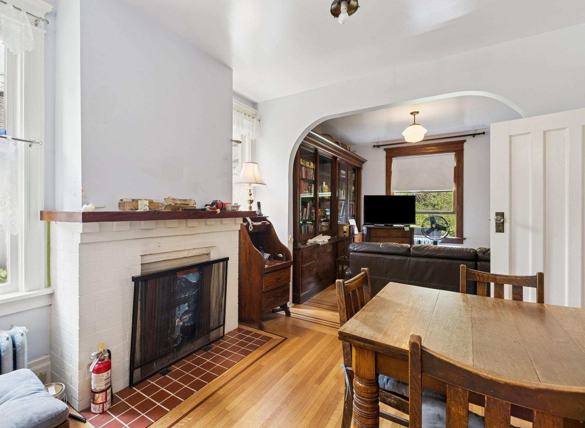  1617 Grand Boulevard - MLS&reg; # R2991440