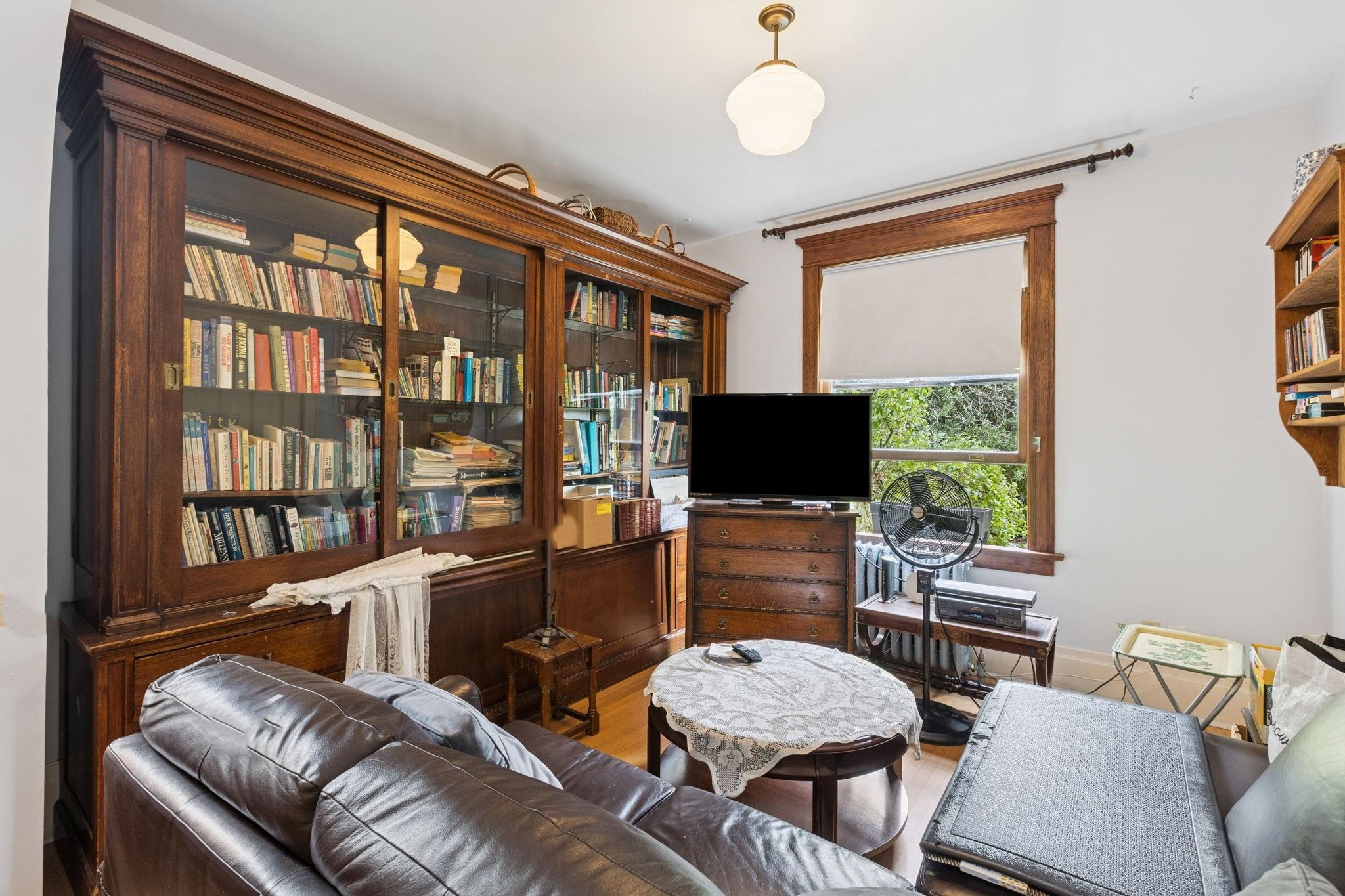  1617 Grand Boulevard - MLS&reg; # R2991440