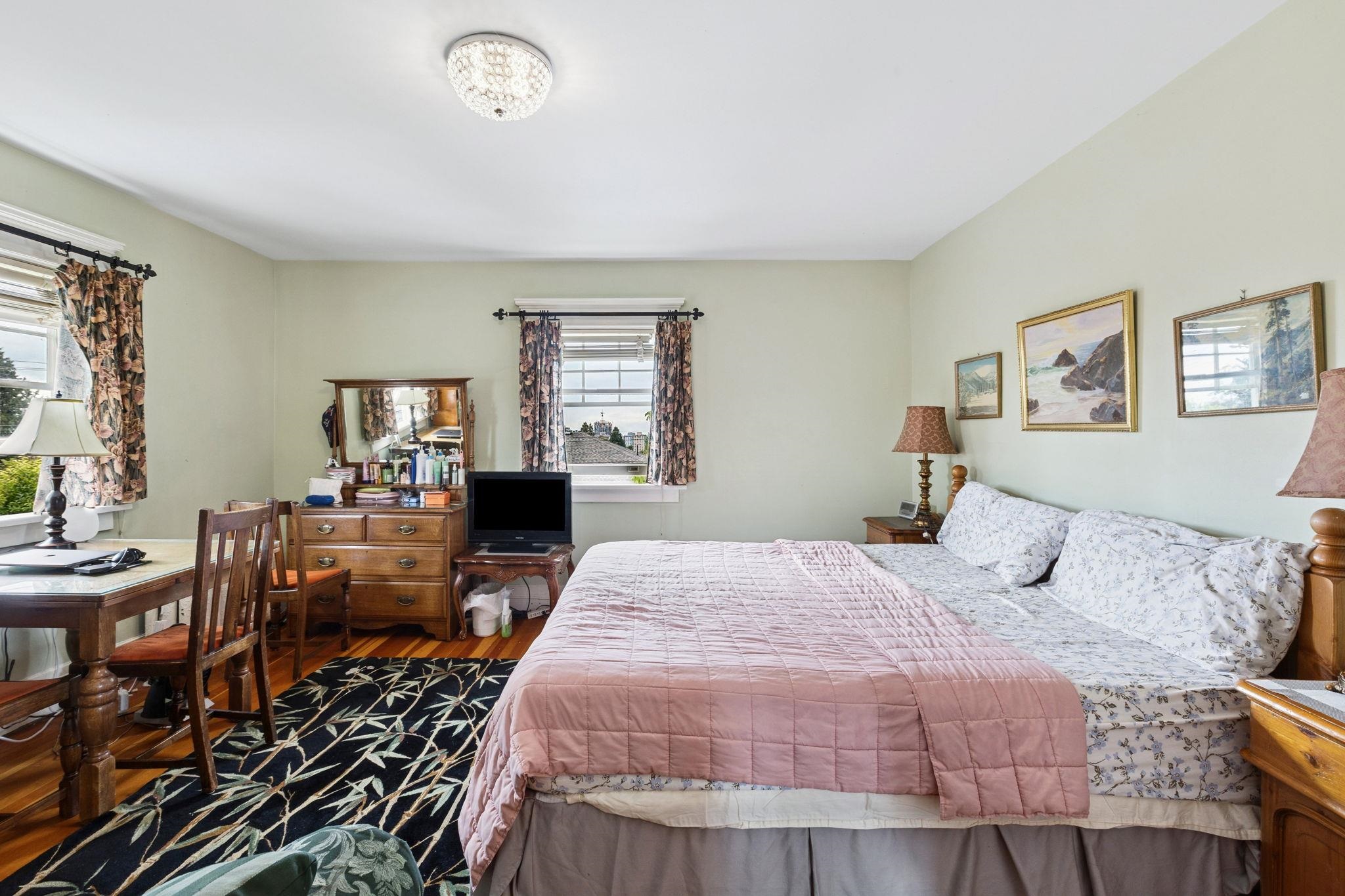  1617 Grand Boulevard - MLS&reg; # R2991440