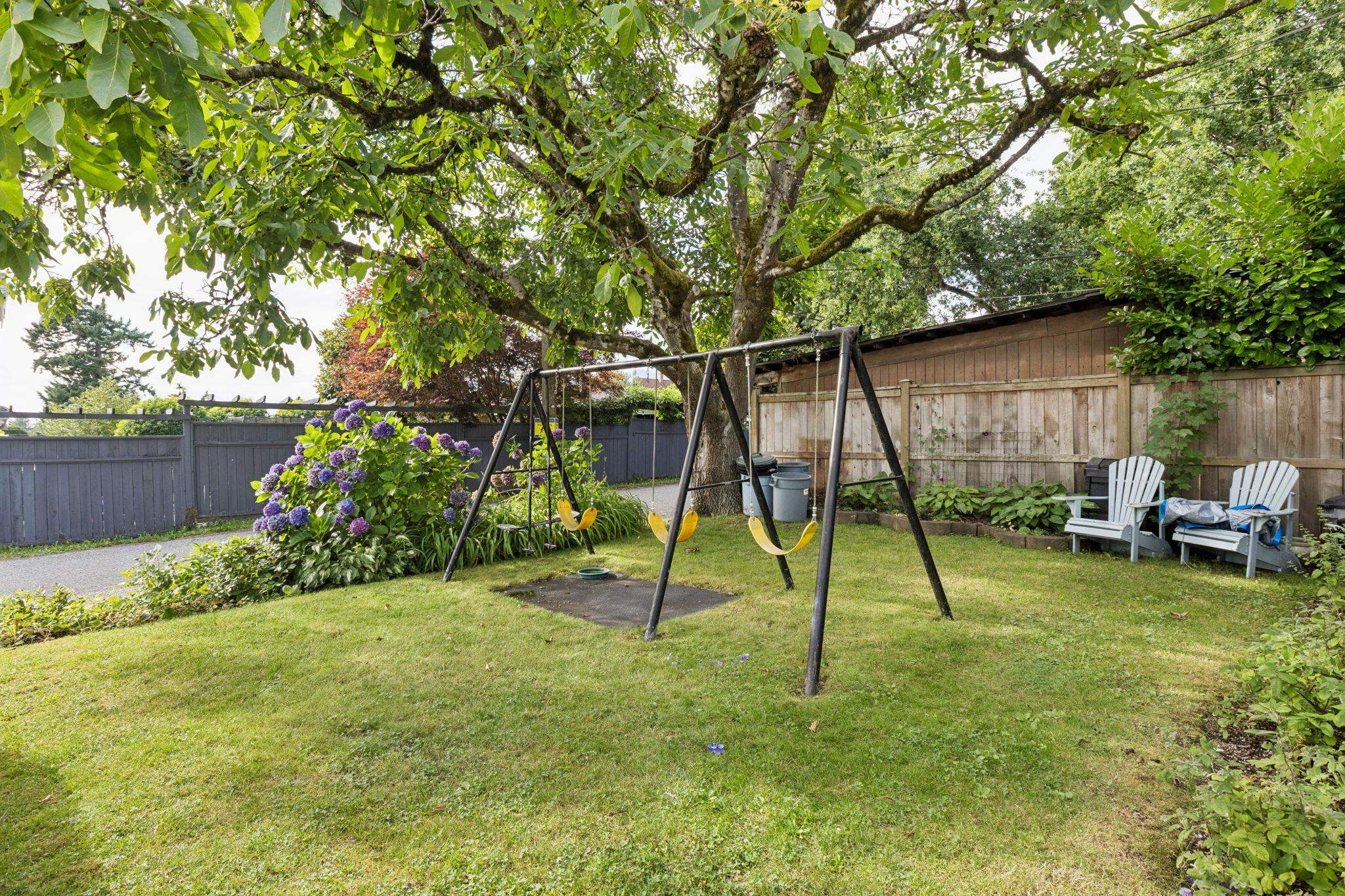  1617 Grand Boulevard - MLS&reg; # R2991440