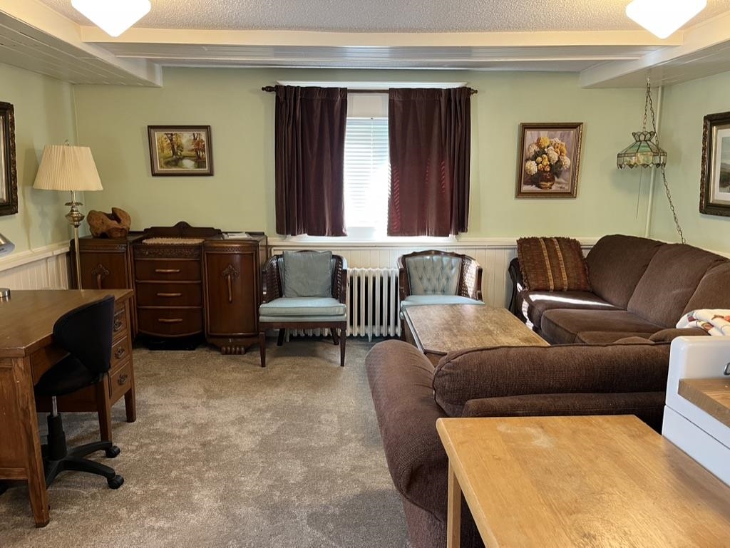  1617 Grand Boulevard - MLS&reg; # R2991440