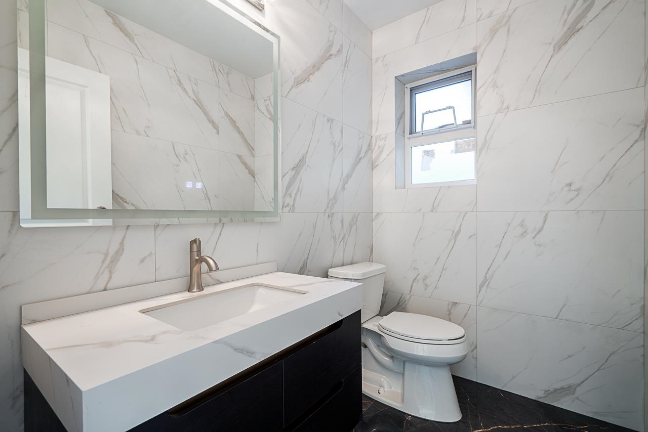  1562 Pinecrest Drive - MLS&reg; # R3061968