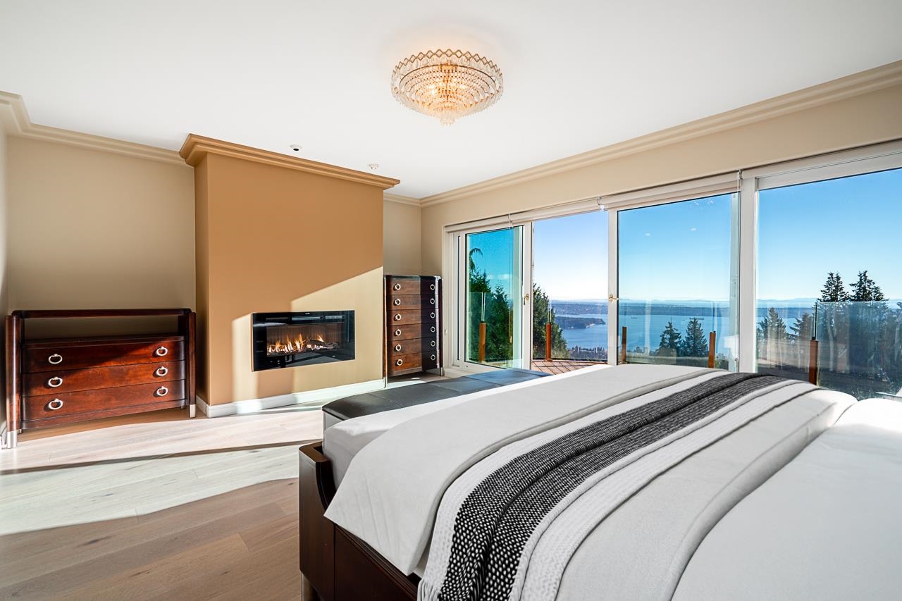  1562 Pinecrest Drive - MLS&reg; # R3061968
