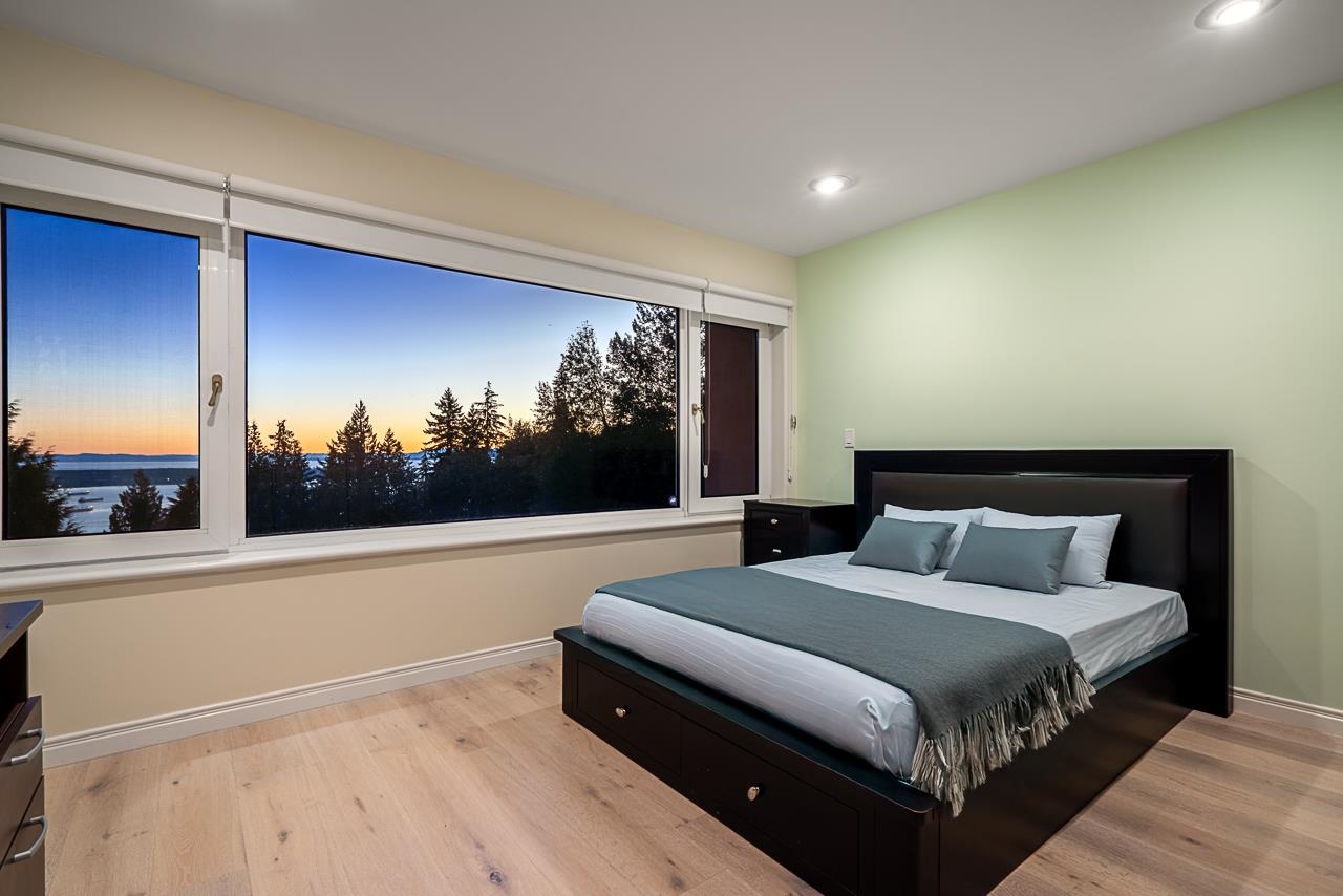 1562 Pinecrest Drive - MLS&reg; # R3061968