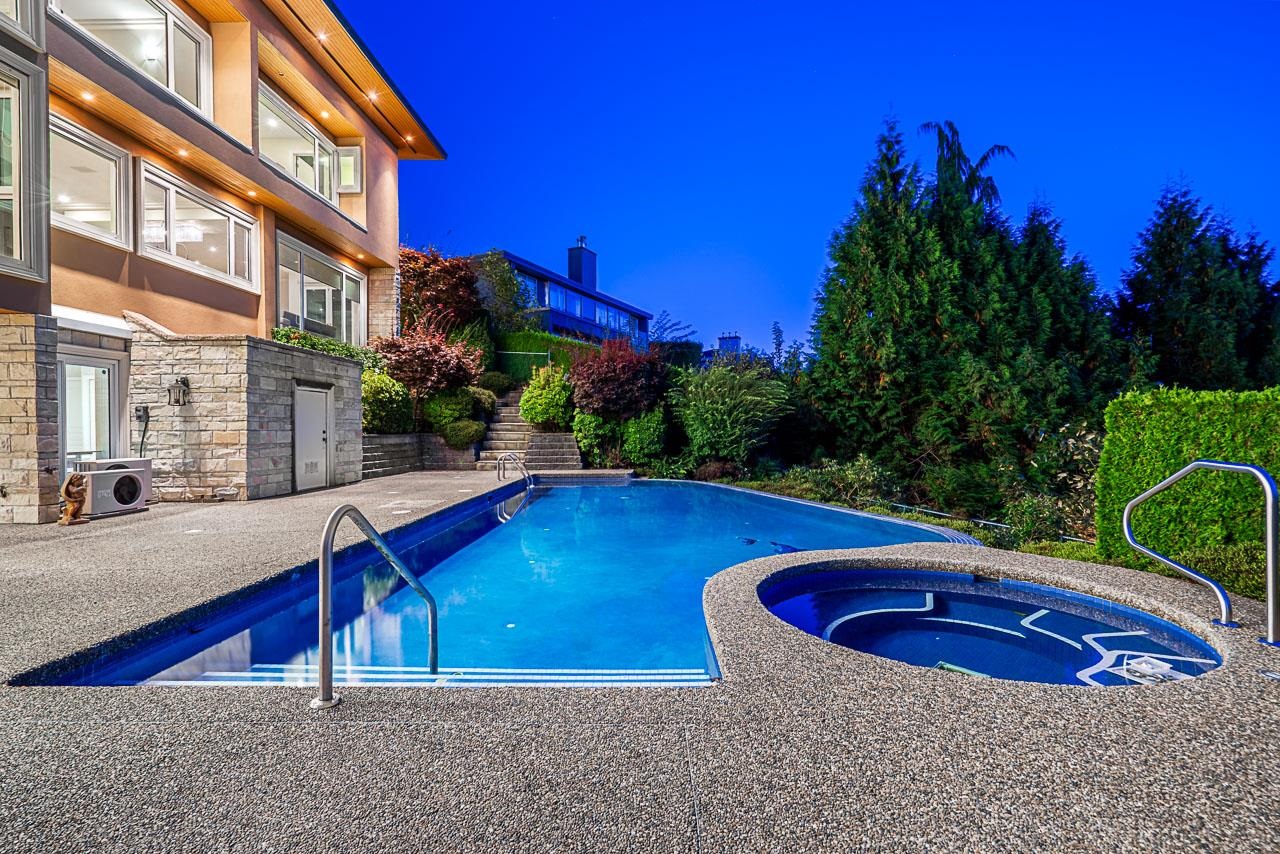  1562 Pinecrest Drive - MLS&reg; # R3061968