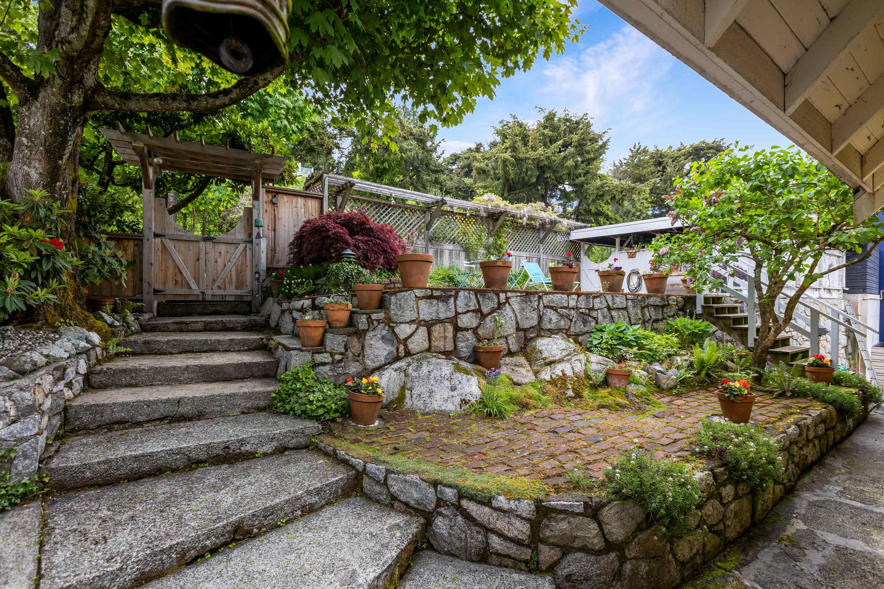  3615 Sunset Lane - MLS&reg; # R3068057