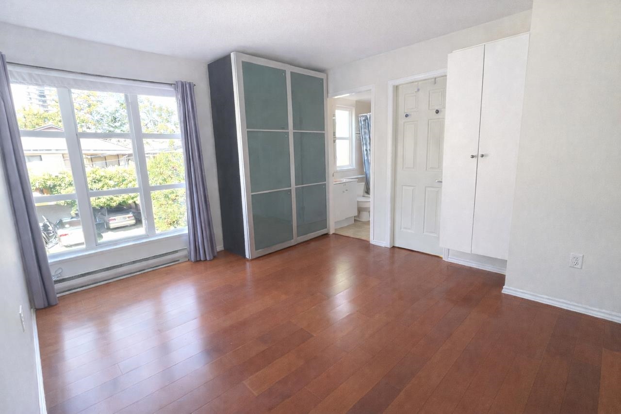 302 8728 Marine Drive - MLS&reg; # R3086833