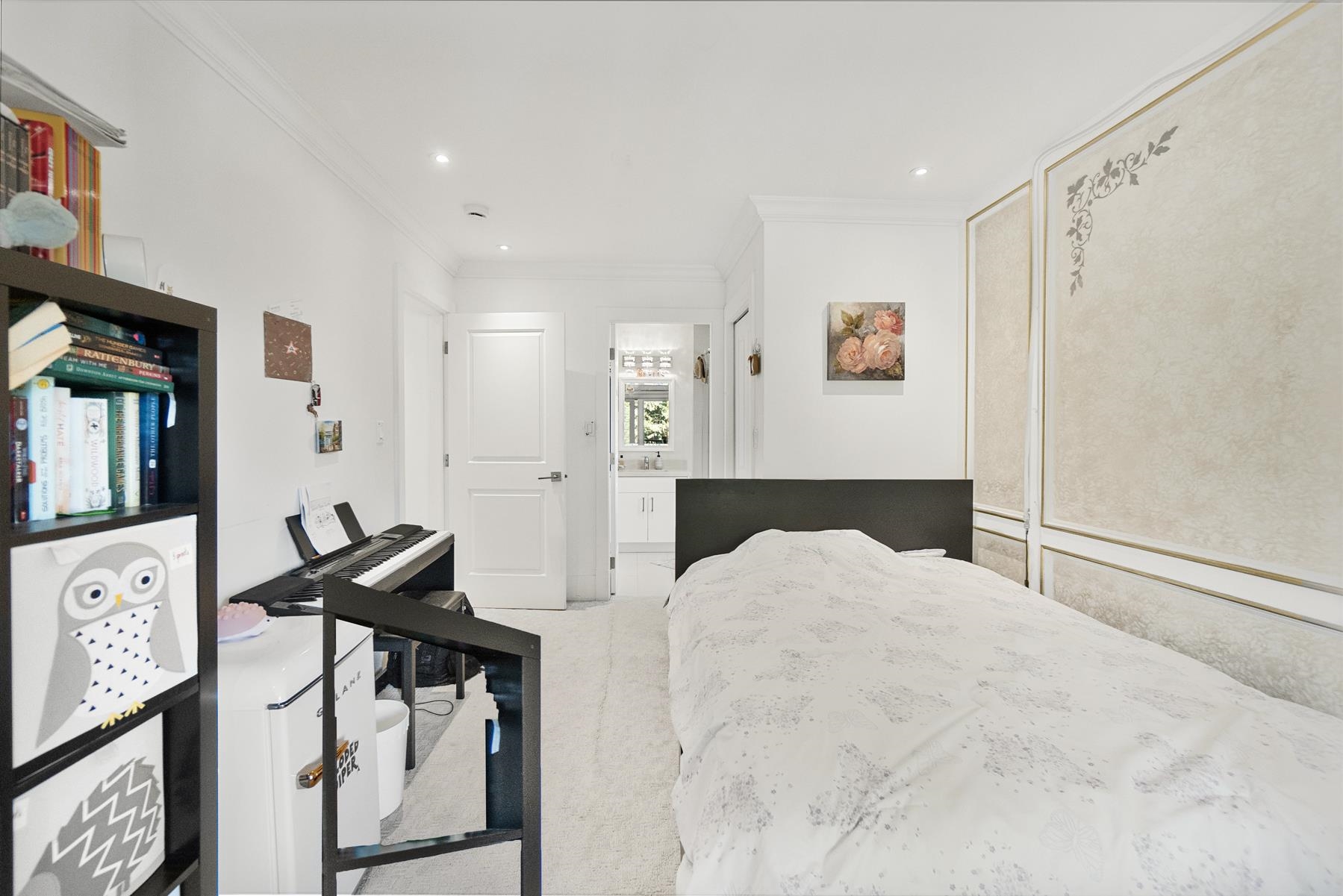  512 23rd Street - MLS&reg; # R3087961