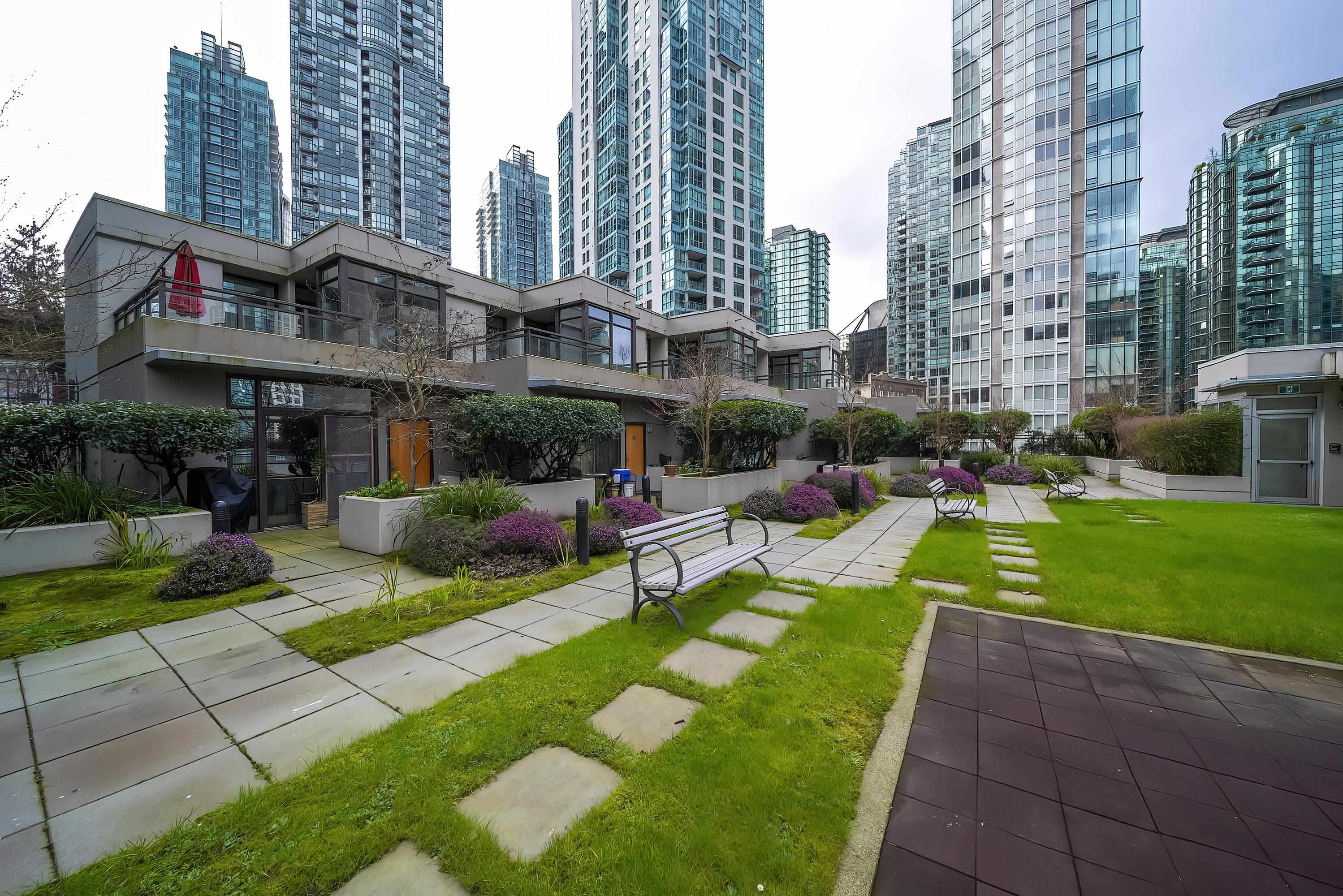 303 1211 Melville Street - MLS&reg; # R3093783