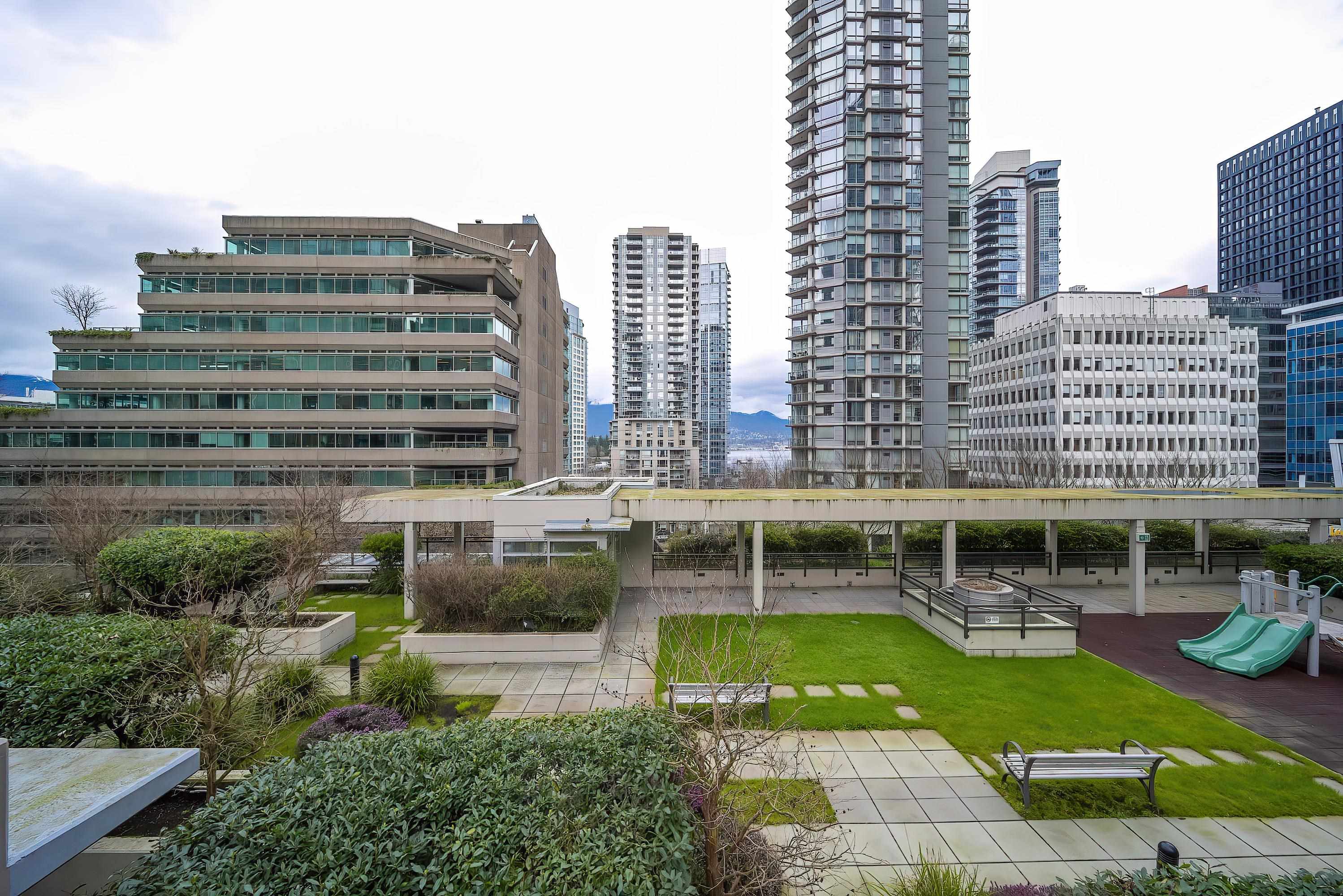 303 1211 Melville Street - MLS&reg; # R3093783