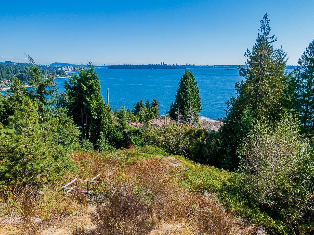  3609 Creery Avenue - MLS&reg; # R3095334