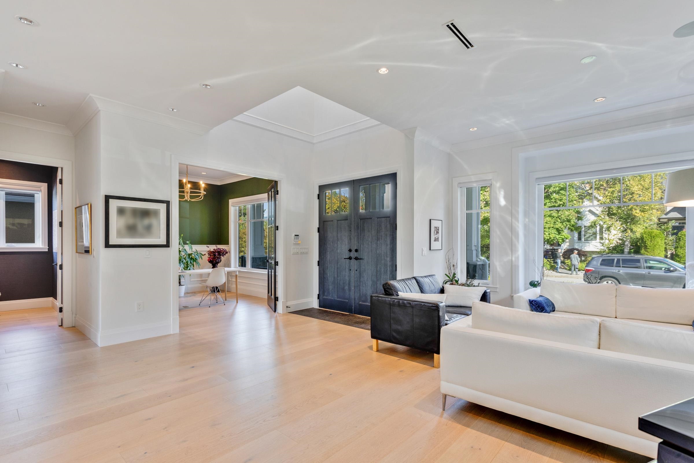  345 20th Street - MLS&reg; # R3097772