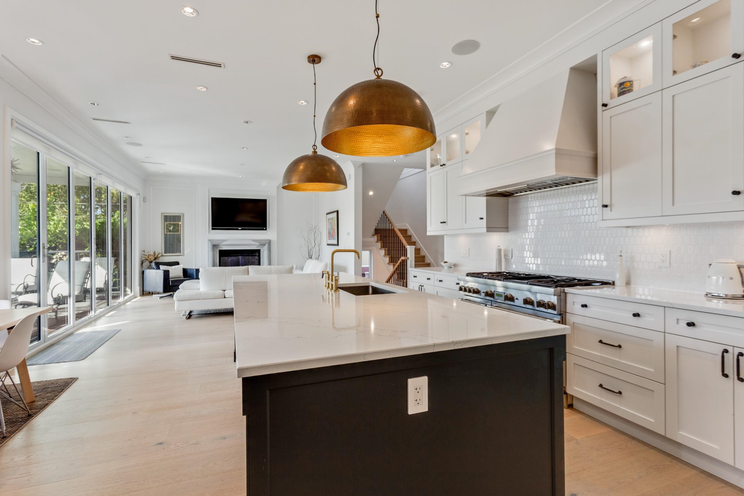  345 20th Street - MLS&reg; # R3097772
