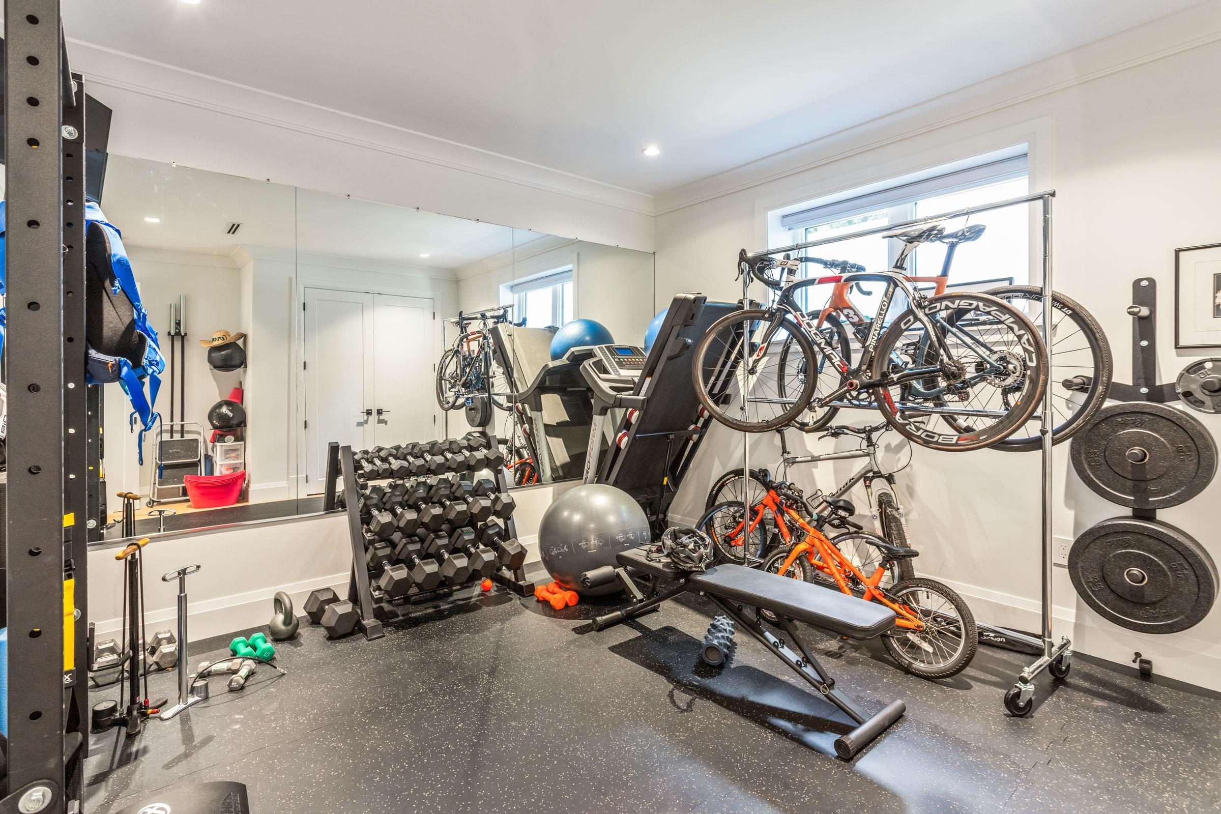  345 20th Street - MLS&reg; # R3097772