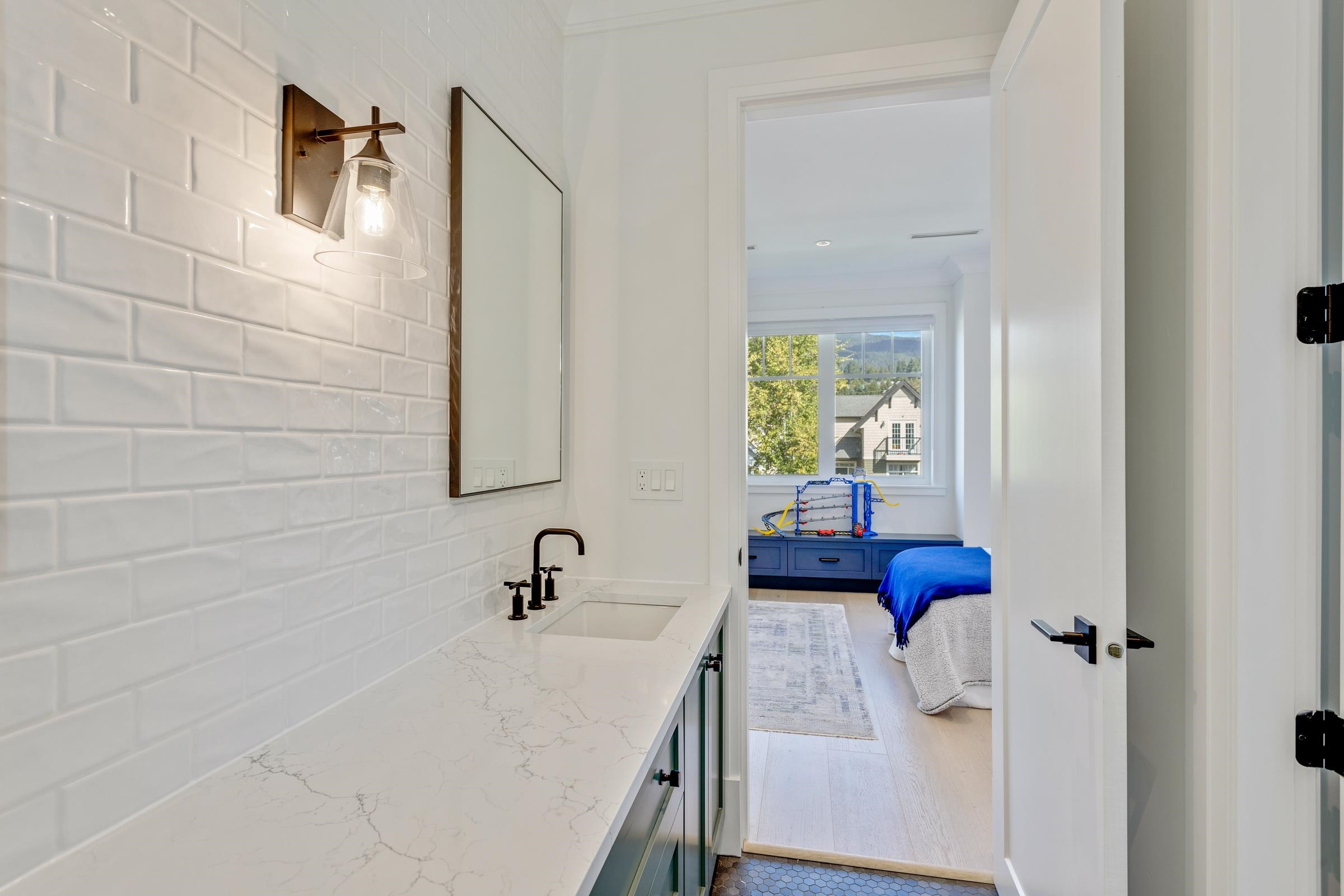  345 20th Street - MLS&reg; # R3097772