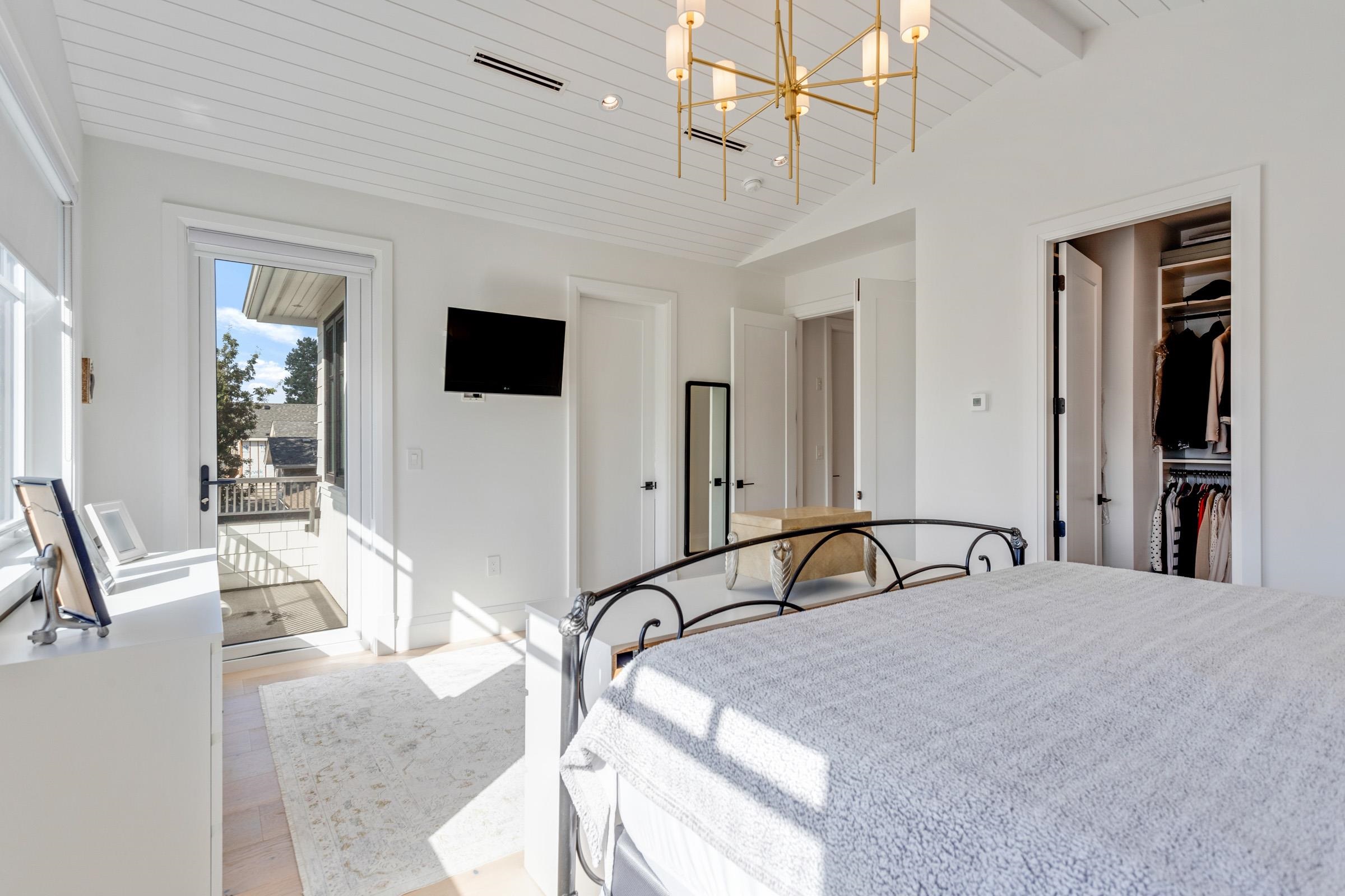  345 20th Street - MLS&reg; # R3097772