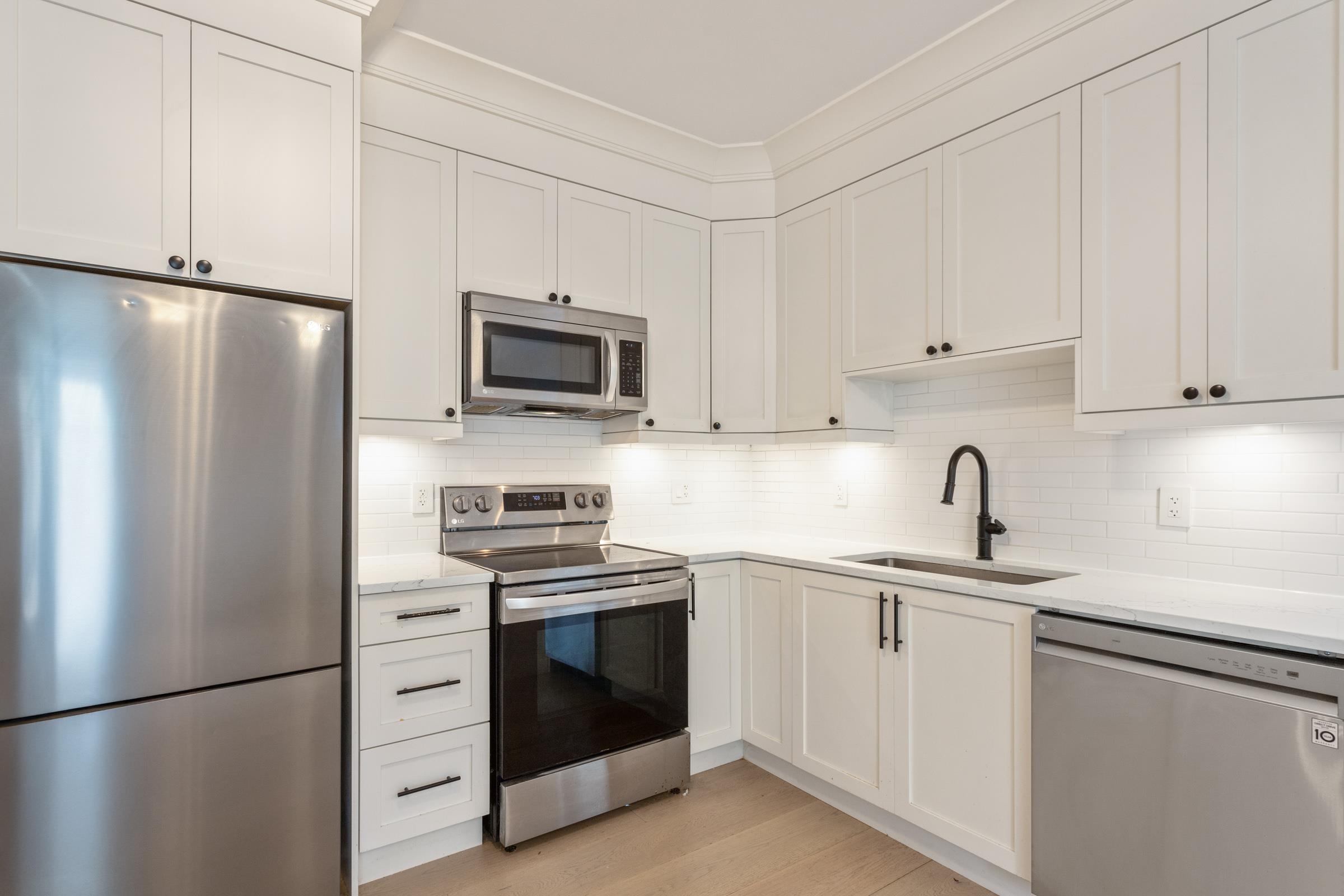  345 20th Street - MLS&reg; # R3097772