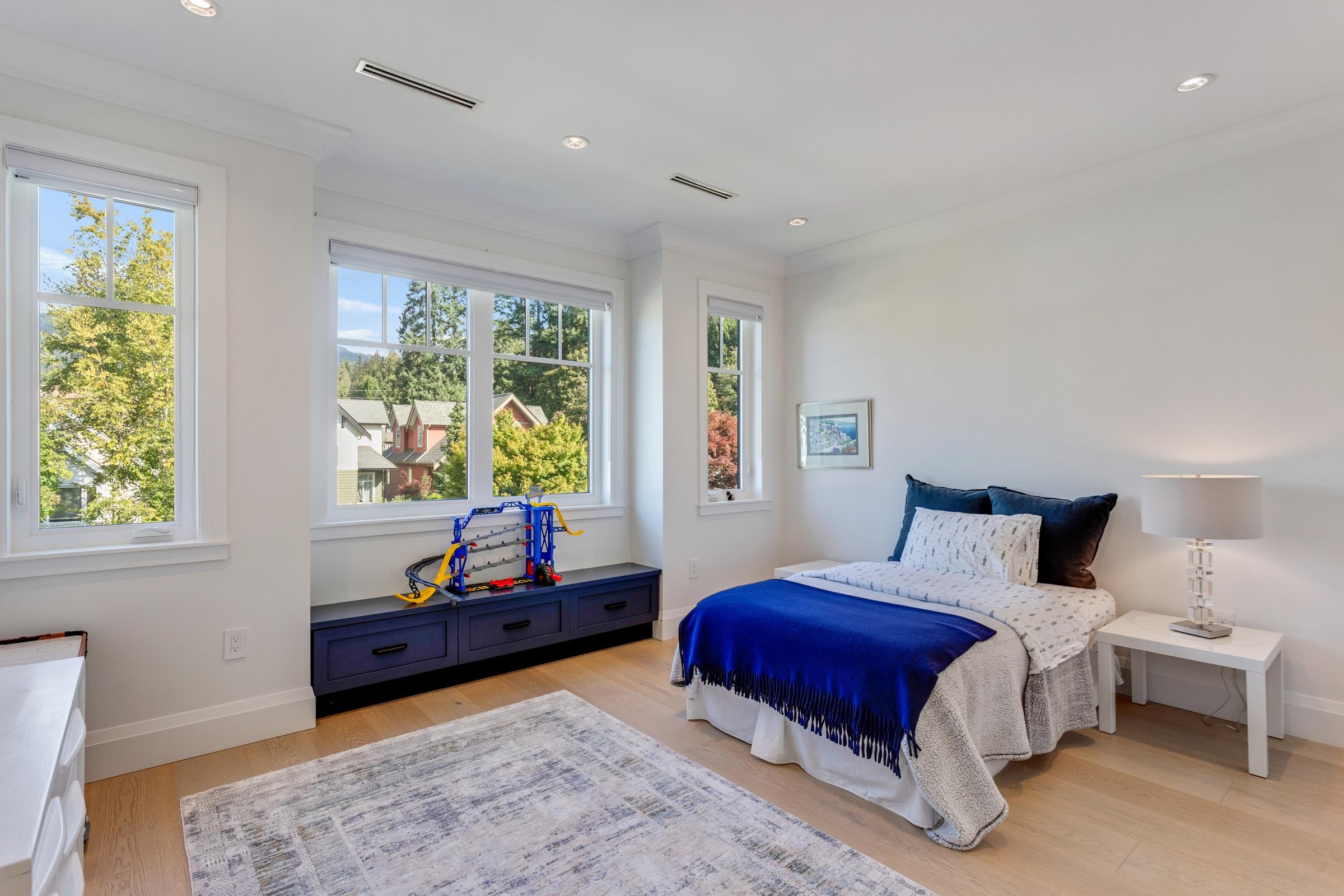  345 20th Street - MLS&reg; # R3097772