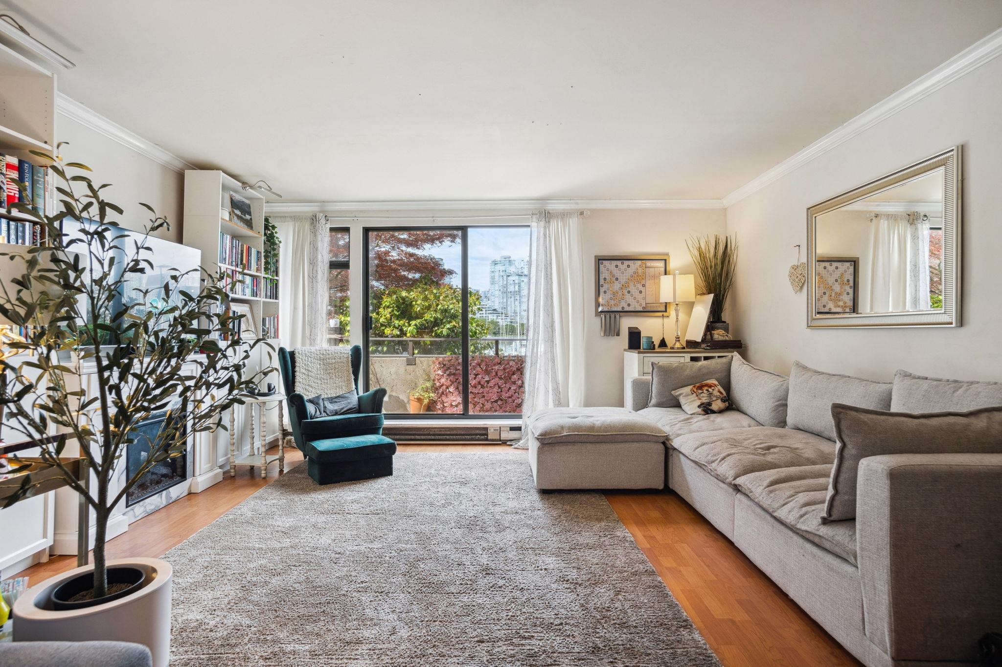  784 Millbank  - MLS&reg; # R3102275