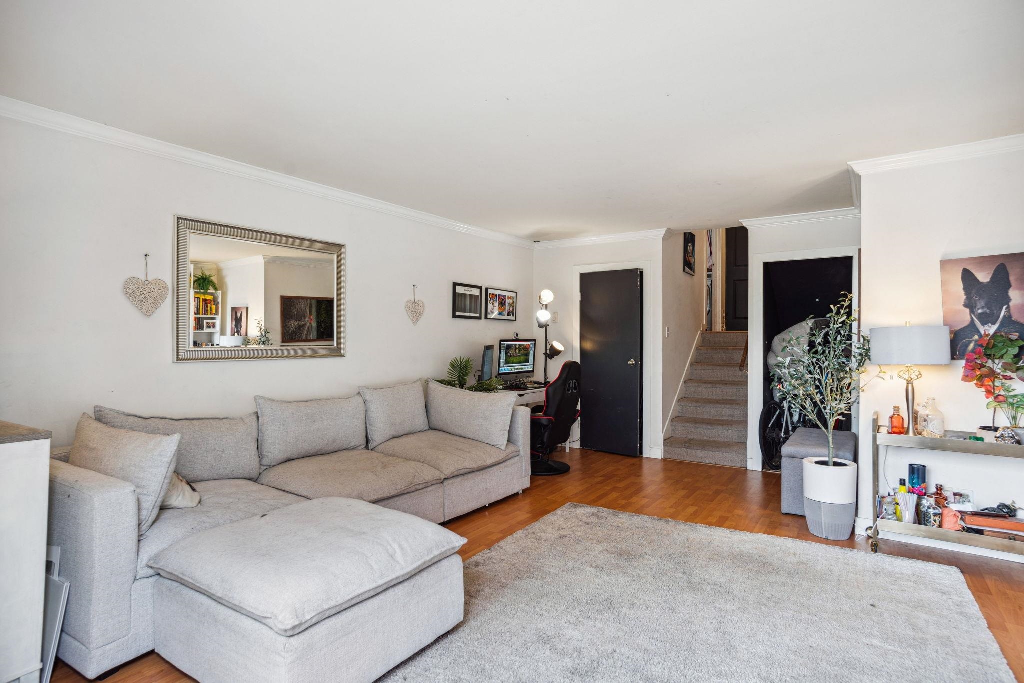  784 Millbank  - MLS&reg; # R3102275