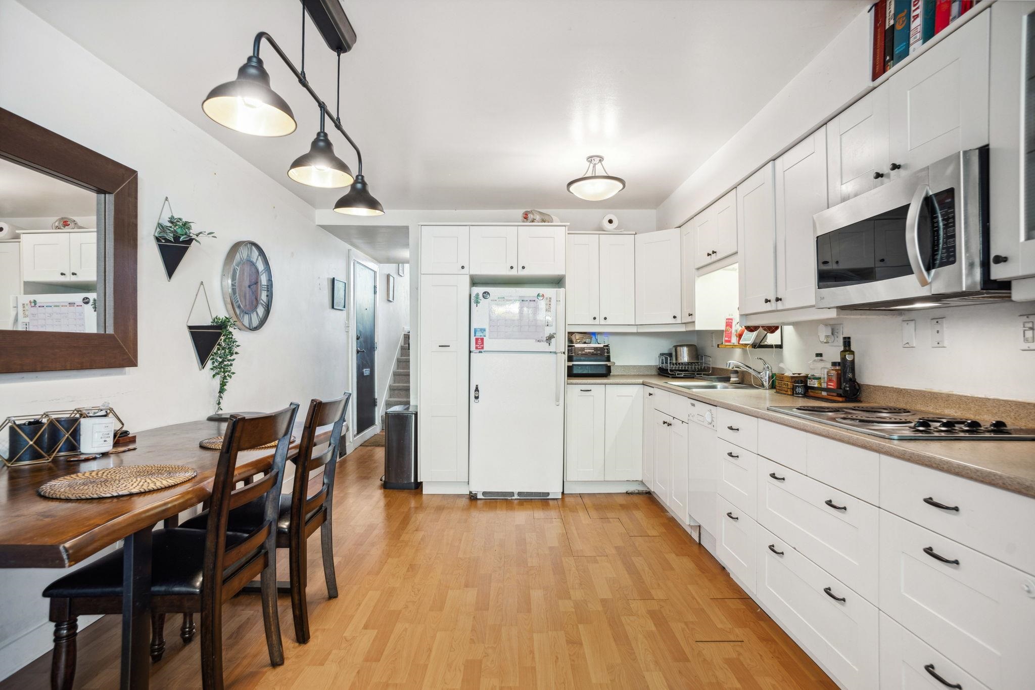  784 Millbank  - MLS&reg; # R3102275