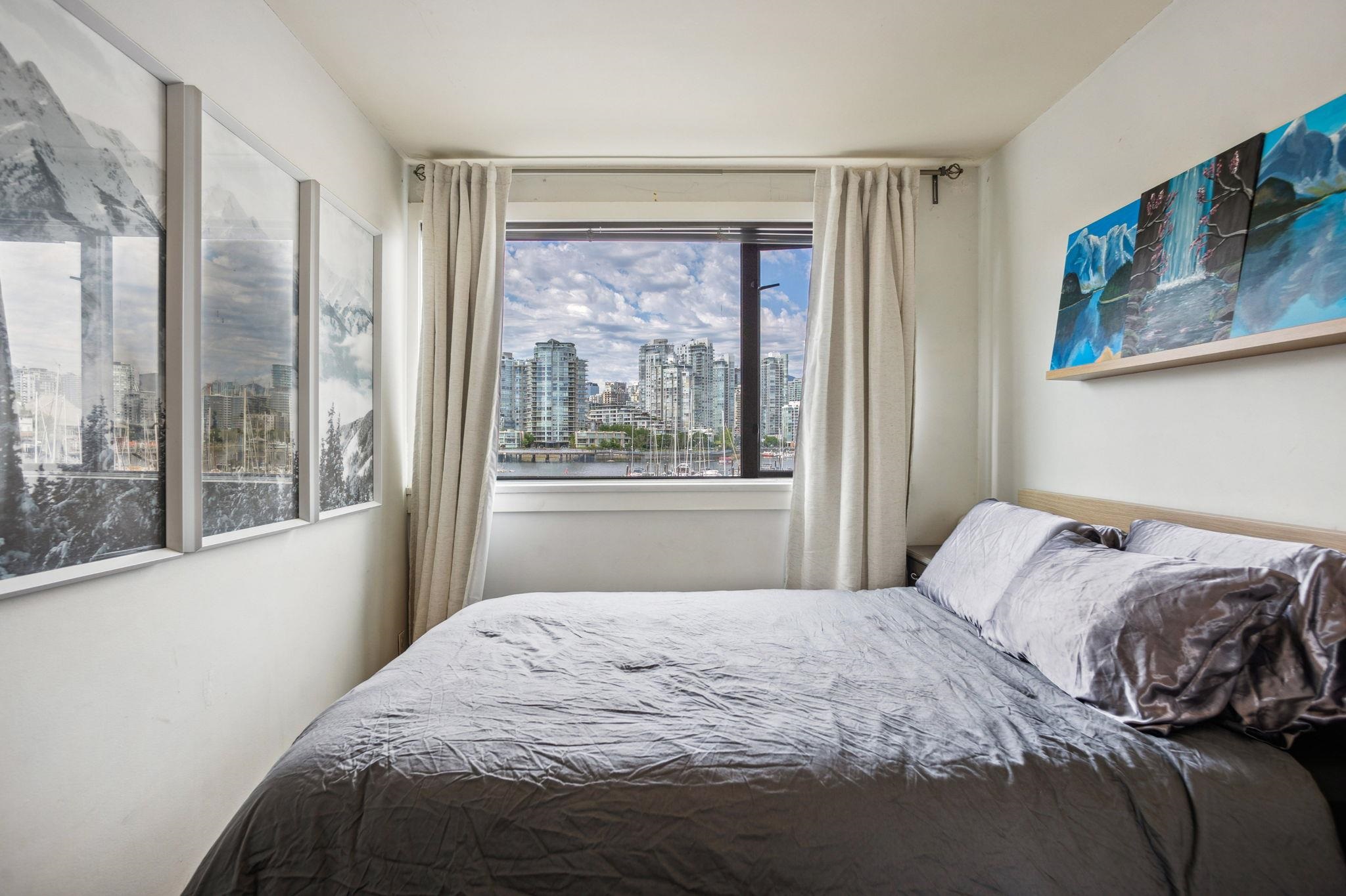  784 Millbank  - MLS&reg; # R3102275