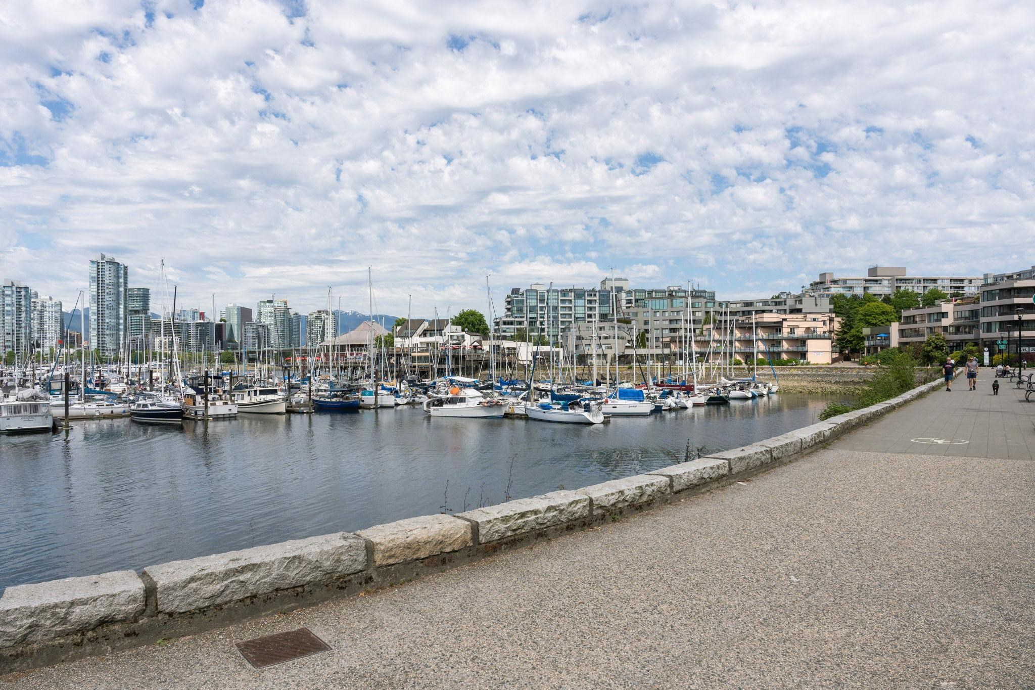  784 Millbank  - MLS&reg; # R3102275
