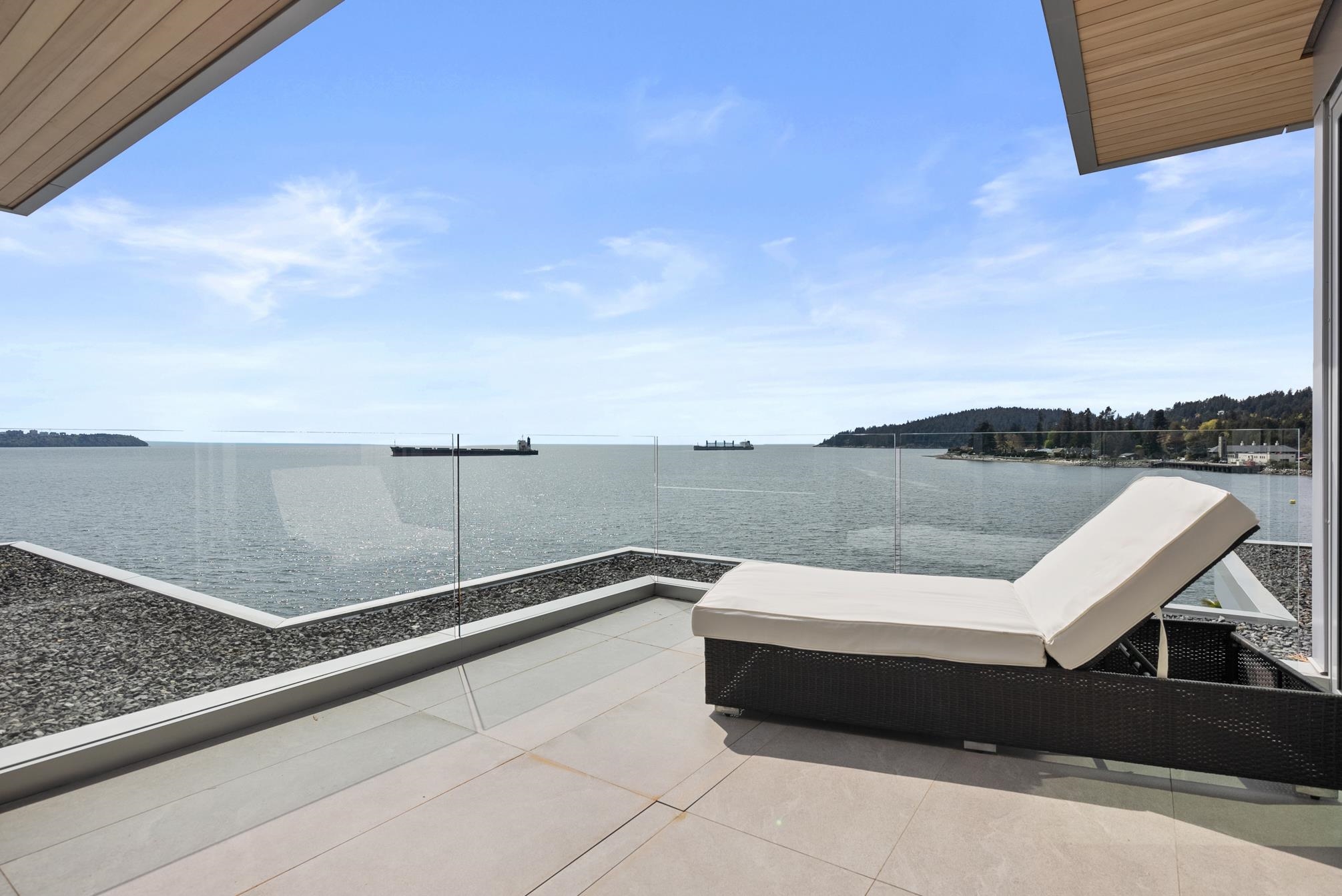  3906 Marine Drive - MLS&reg; # R3106810
