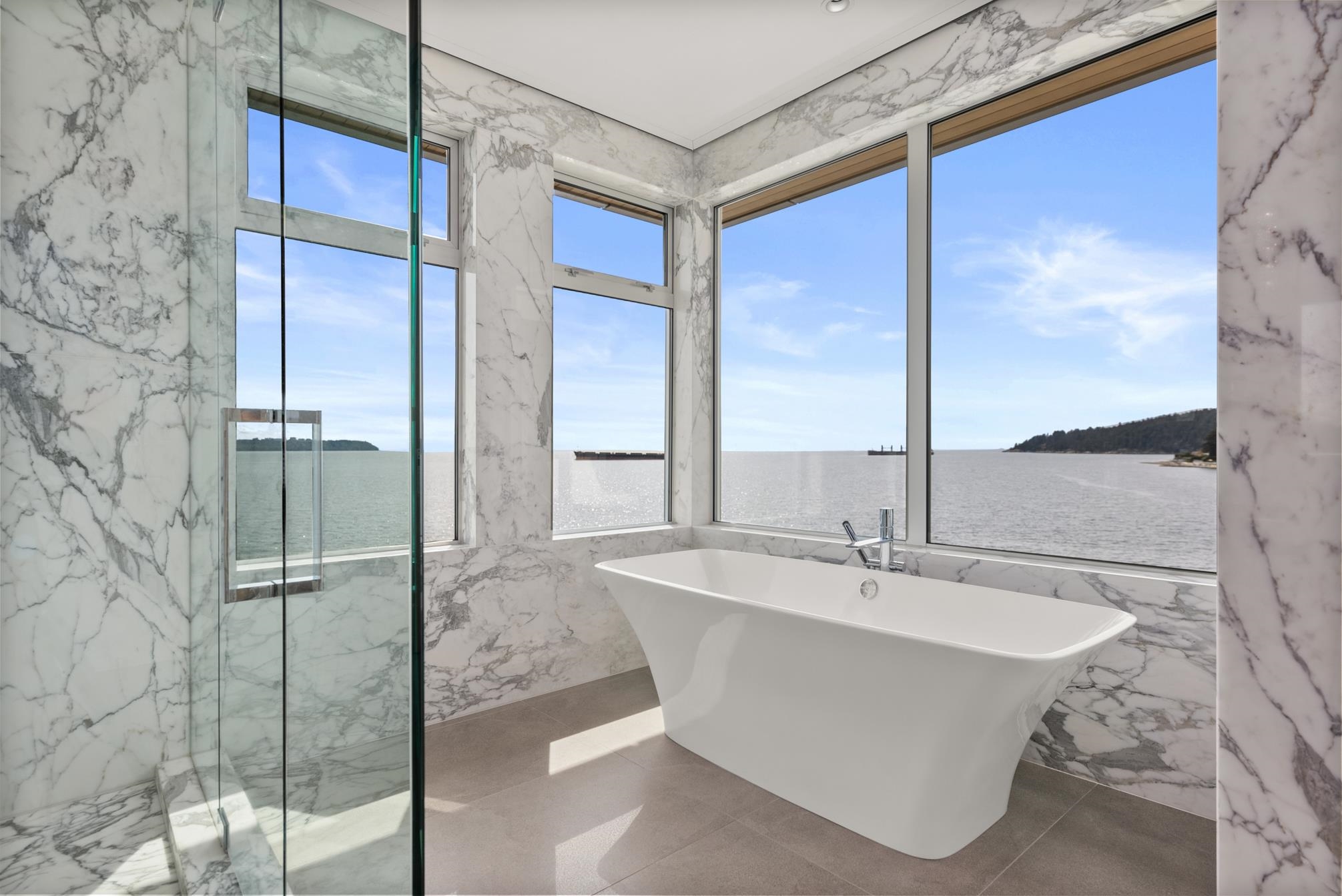  3906 Marine Drive - MLS&reg; # R3106810