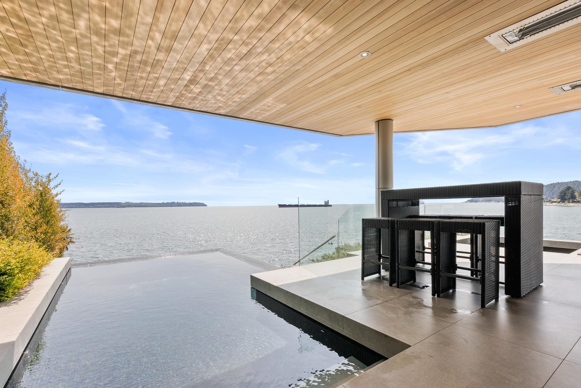  3906 Marine Drive - MLS&reg; # R3106810