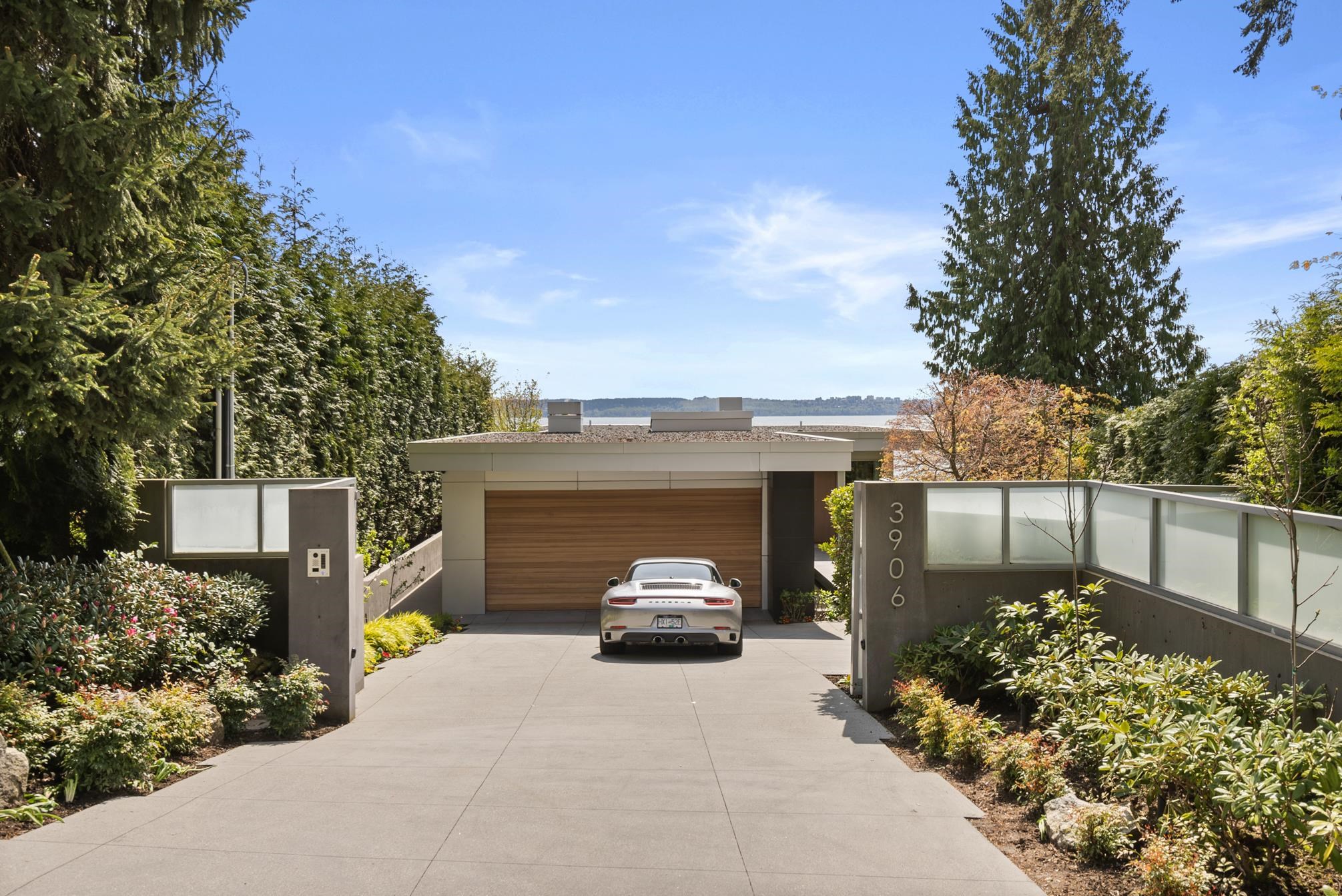  3906 Marine Drive - MLS&reg; # R3106810