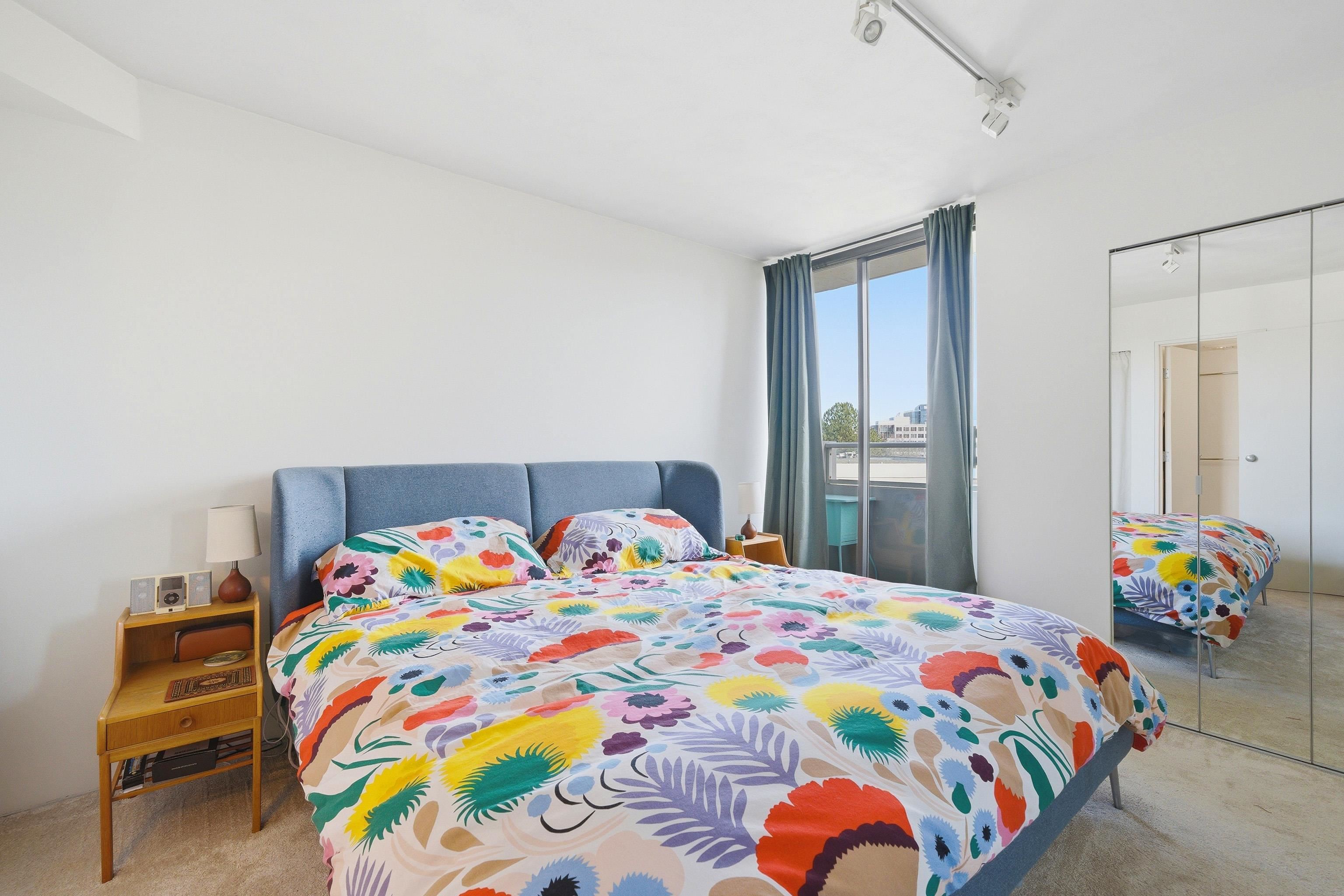 533 666 Leg In Boot Square - MLS&reg; # R3107964