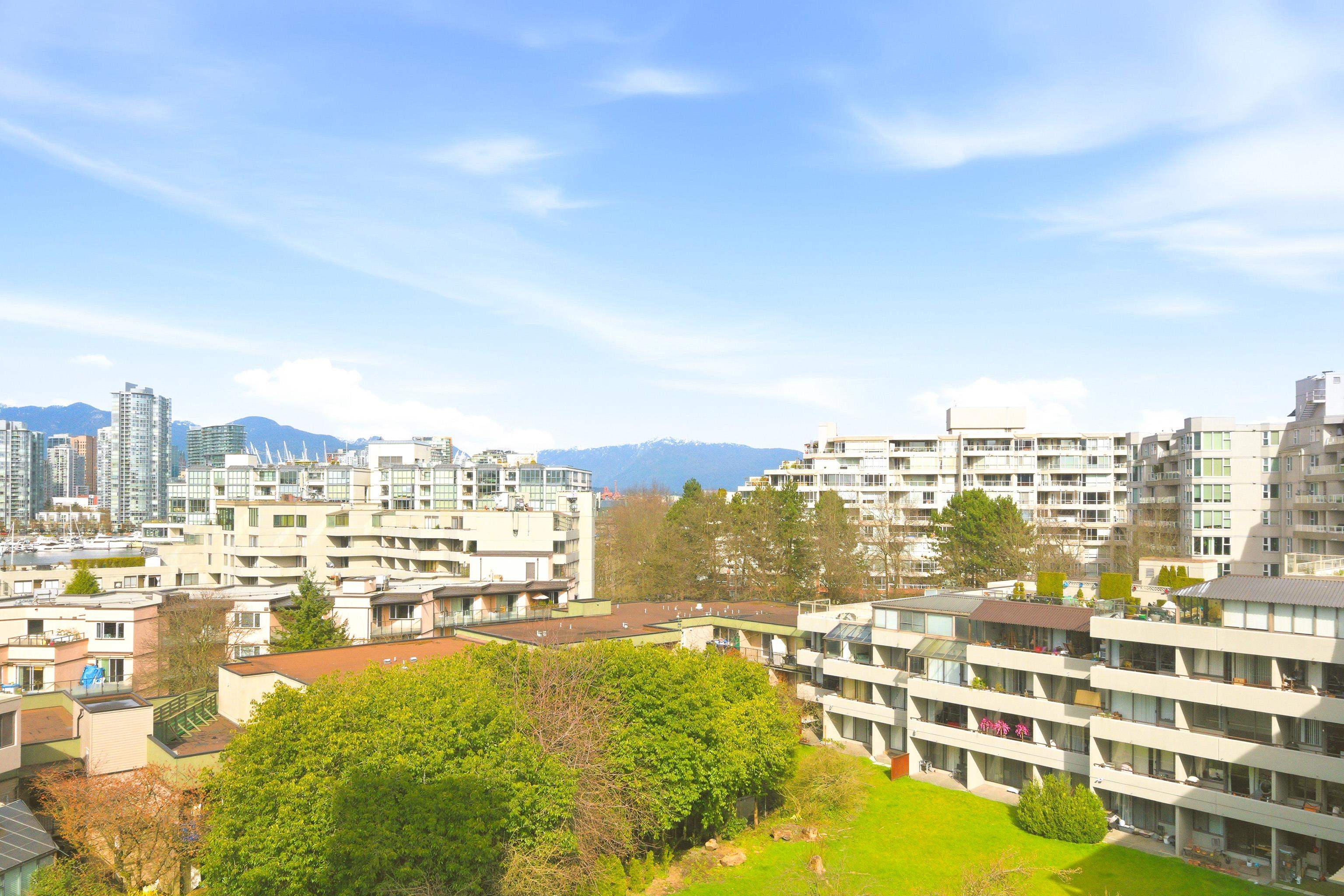 533 666 Leg In Boot Square - MLS&reg; # R3107964