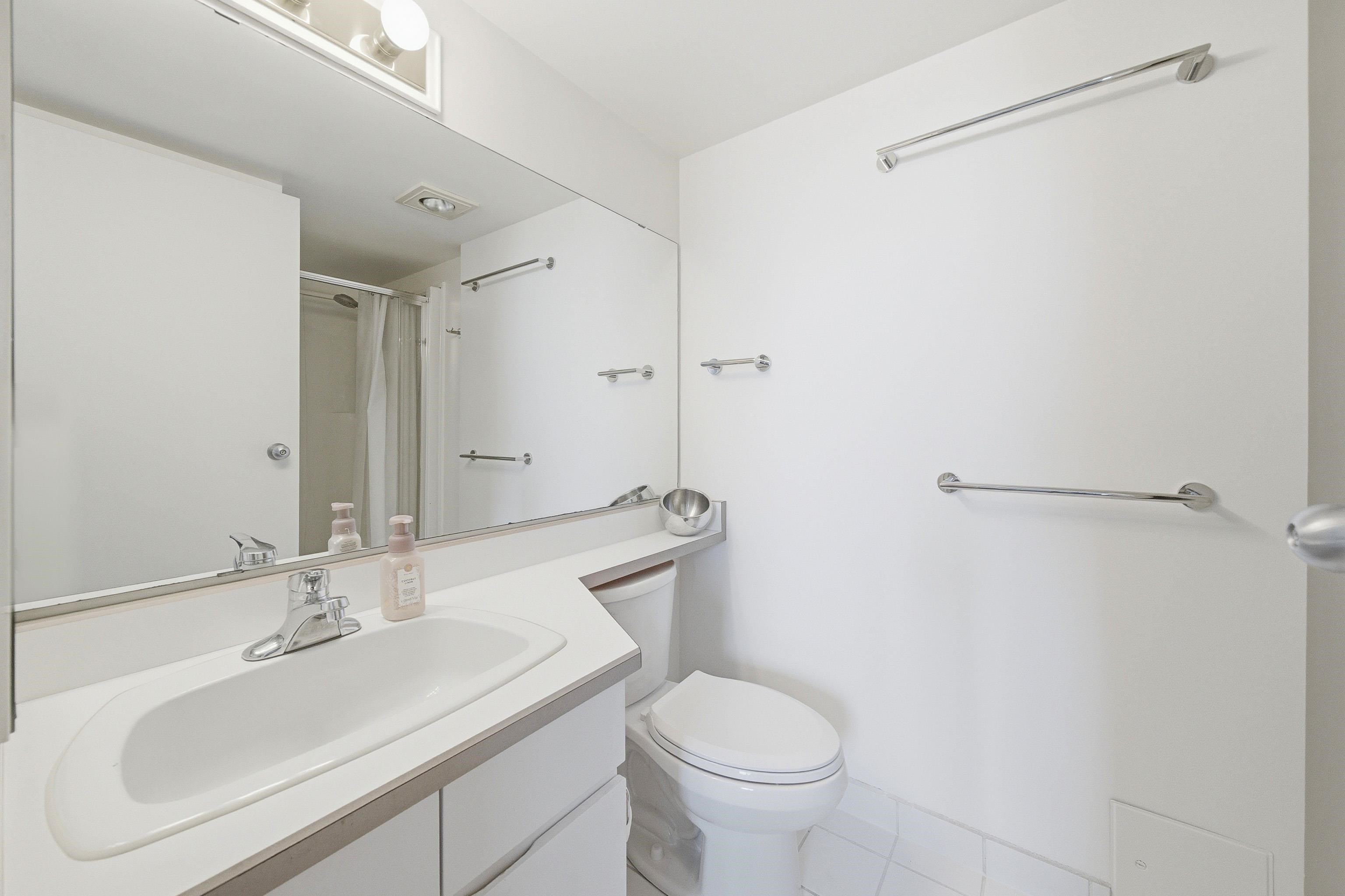 533 666 Leg In Boot Square - MLS&reg; # R3107964