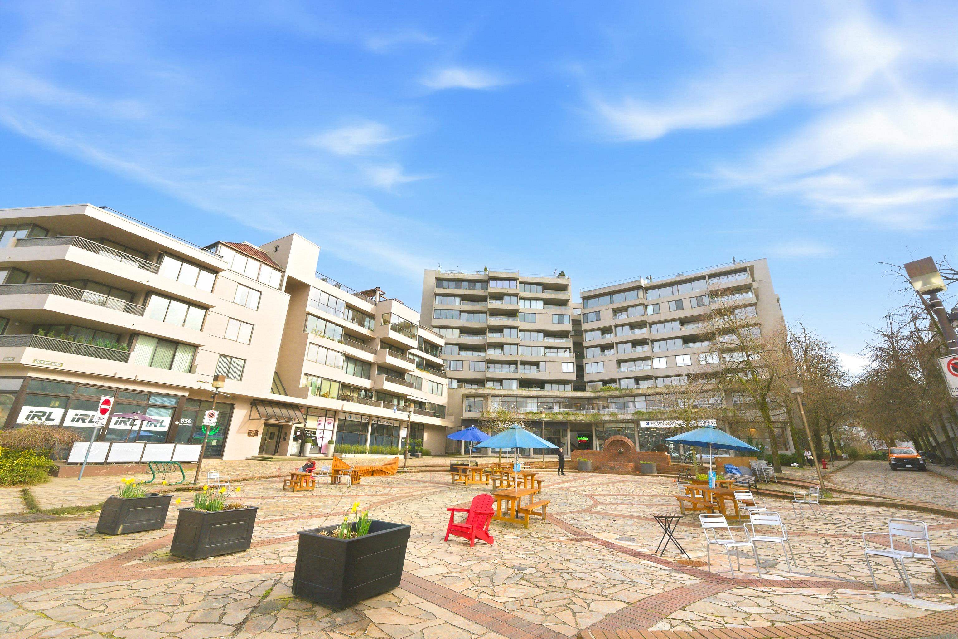 533 666 Leg In Boot Square - MLS&reg; # R3107964