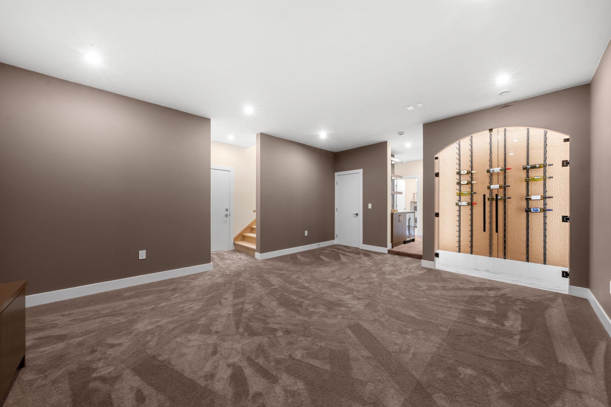  361 22nd Street - MLS&reg; # R3108347