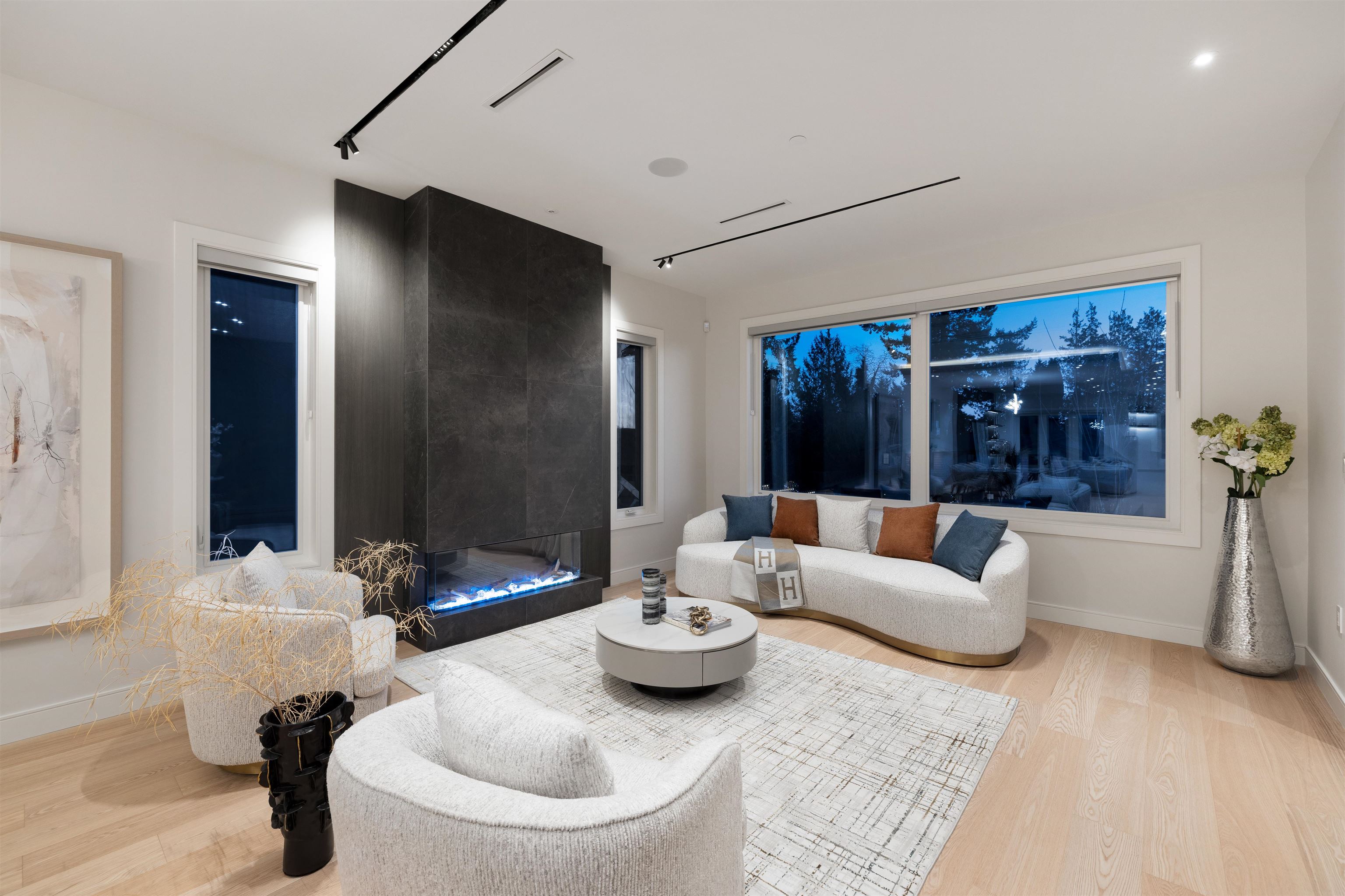  838 14th Street - MLS&reg; # R3110998