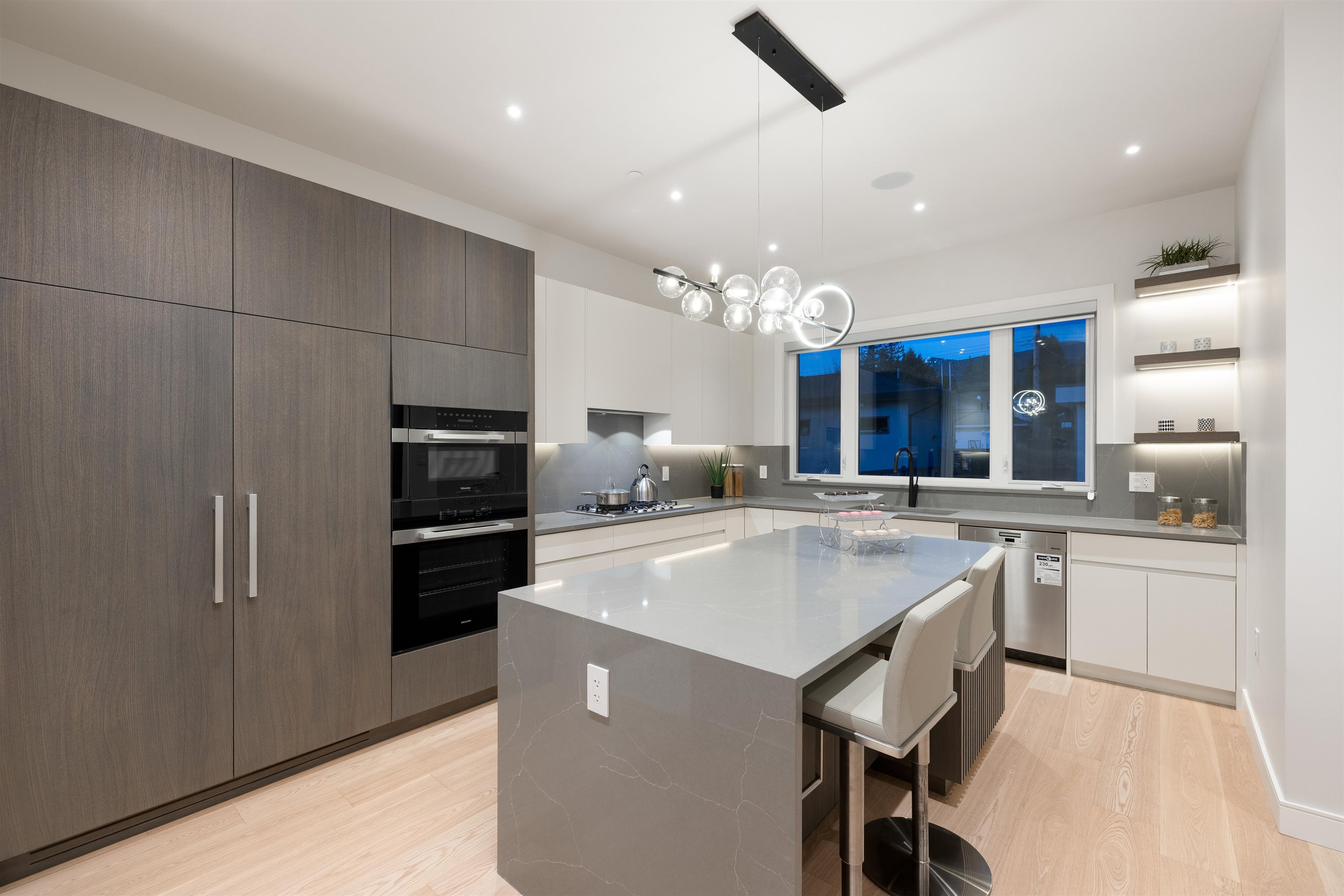 838 14th Street - MLS&reg; # R3110998