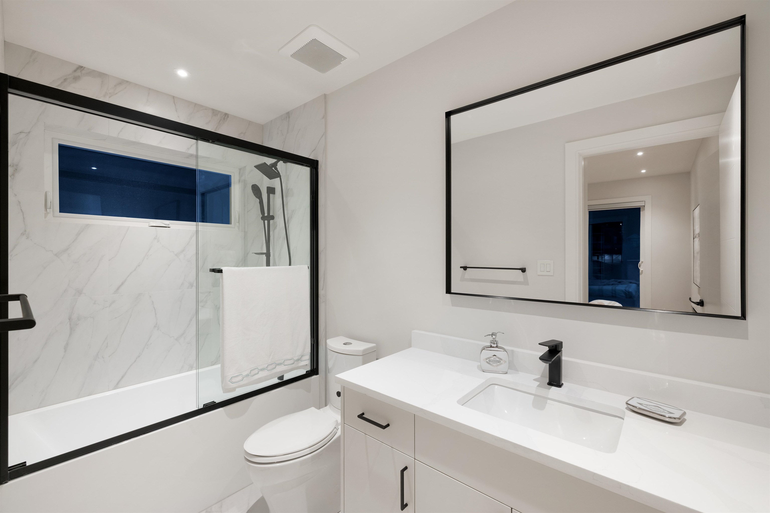  838 14th Street - MLS&reg; # R3110998