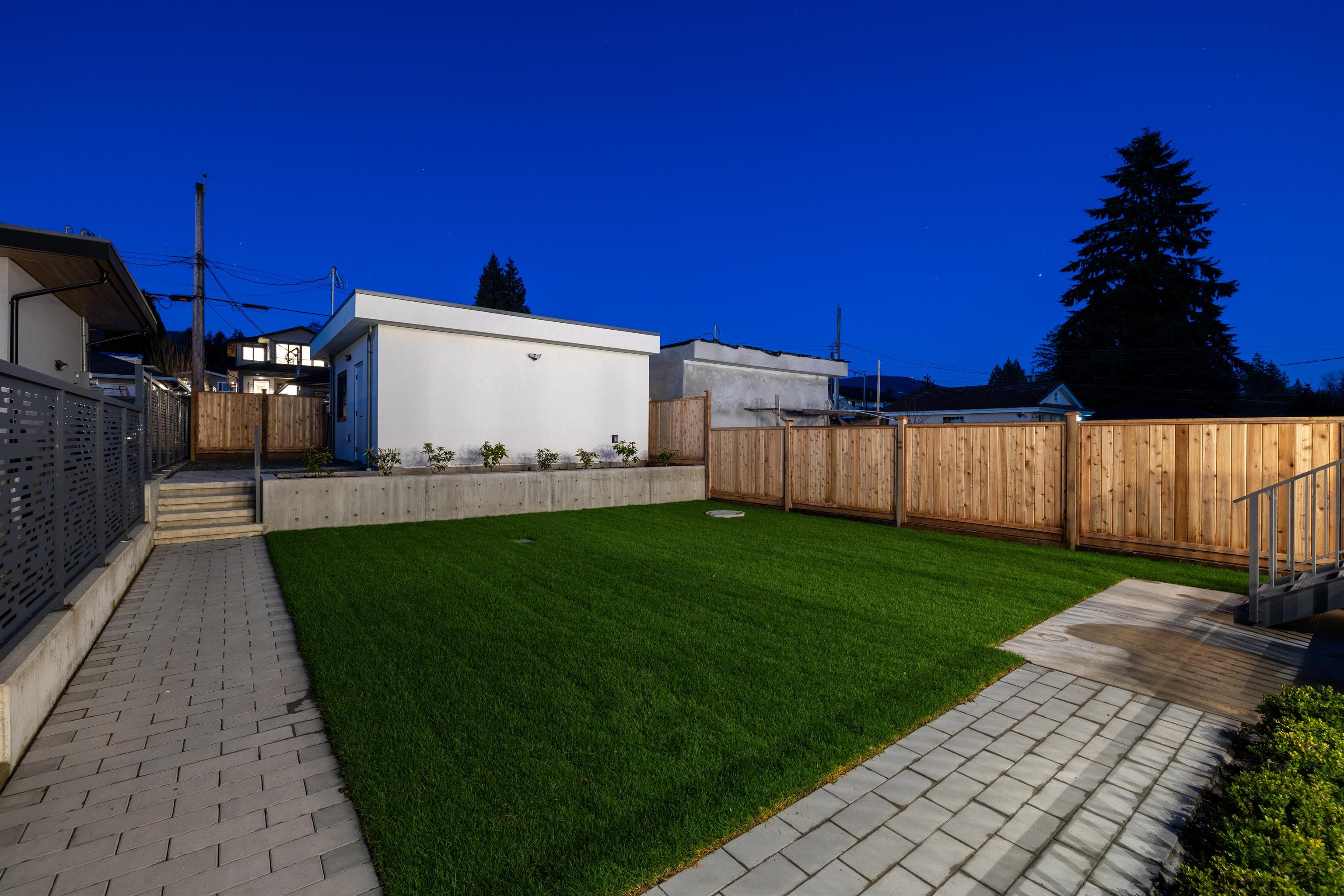 838 14th Street - MLS&reg; # R3110998