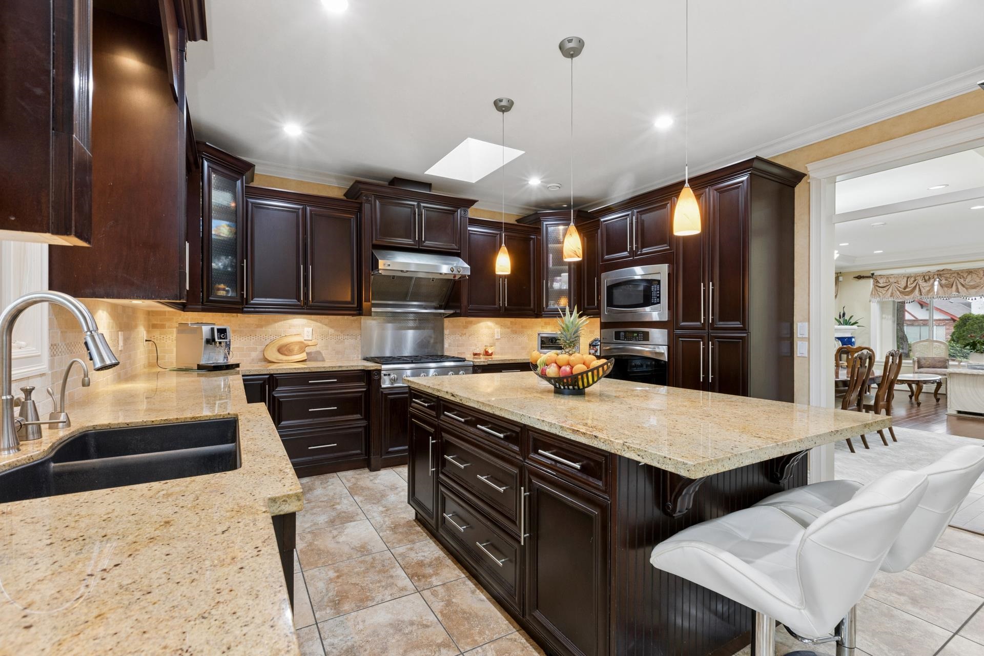  418 13th Street - MLS&reg; # R3112124