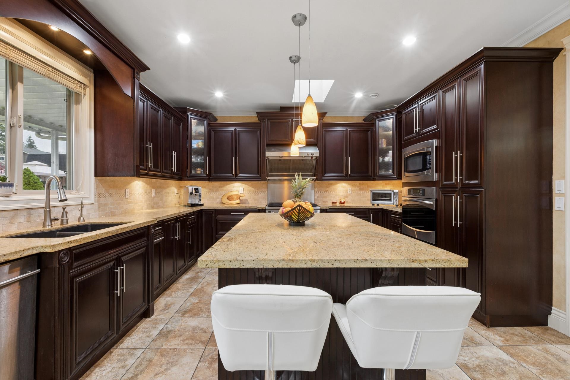  418 13th Street - MLS&reg; # R3112124