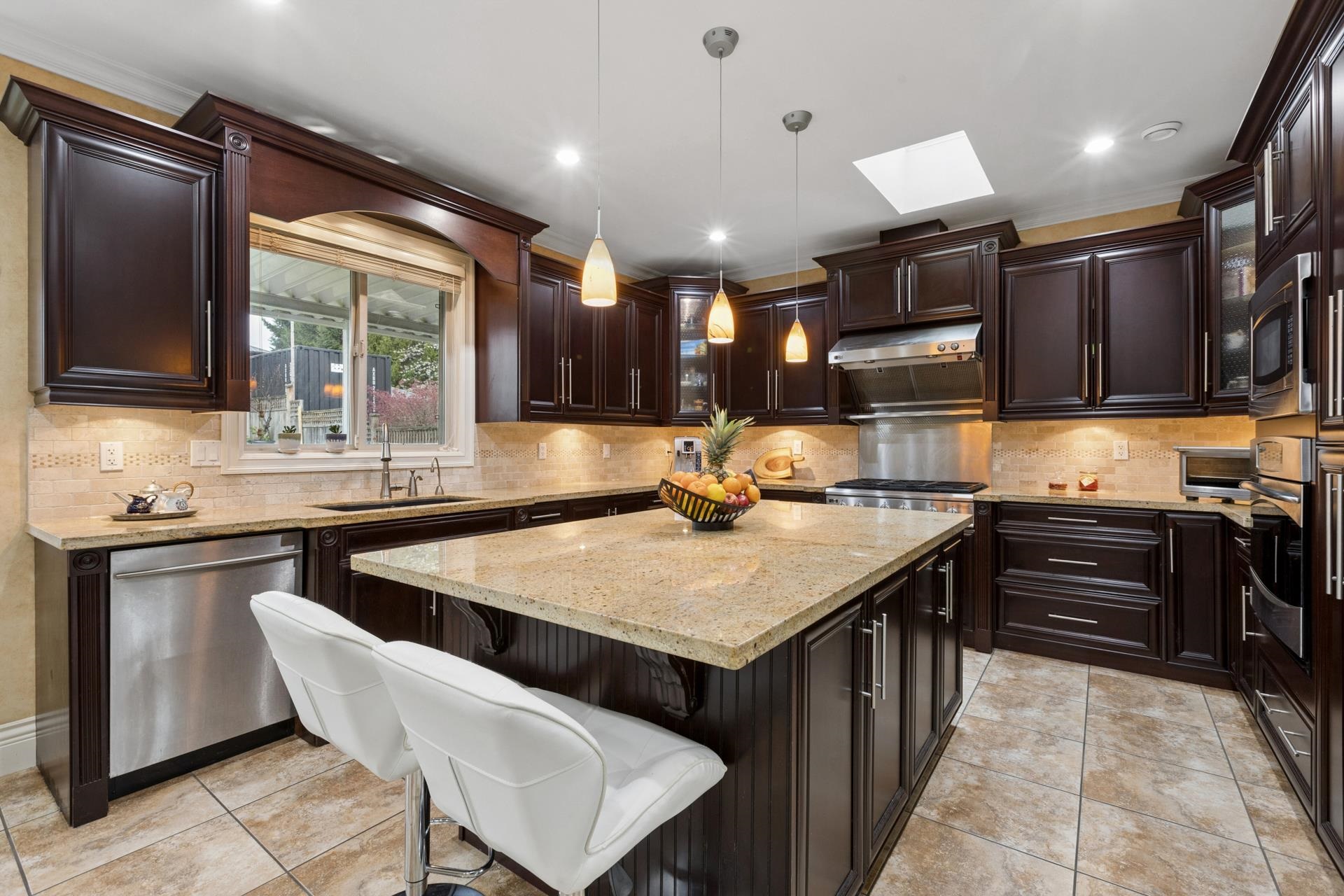  418 13th Street - MLS&reg; # R3112124
