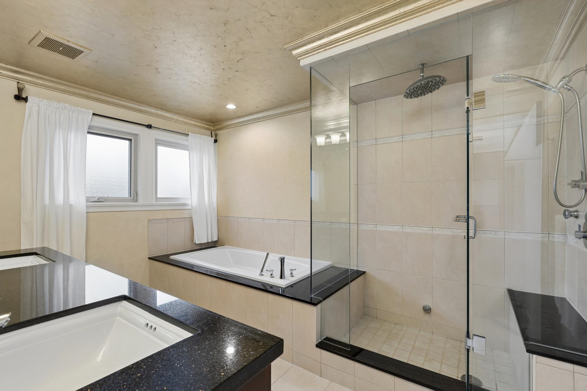  418 13th Street - MLS&reg; # R3112124